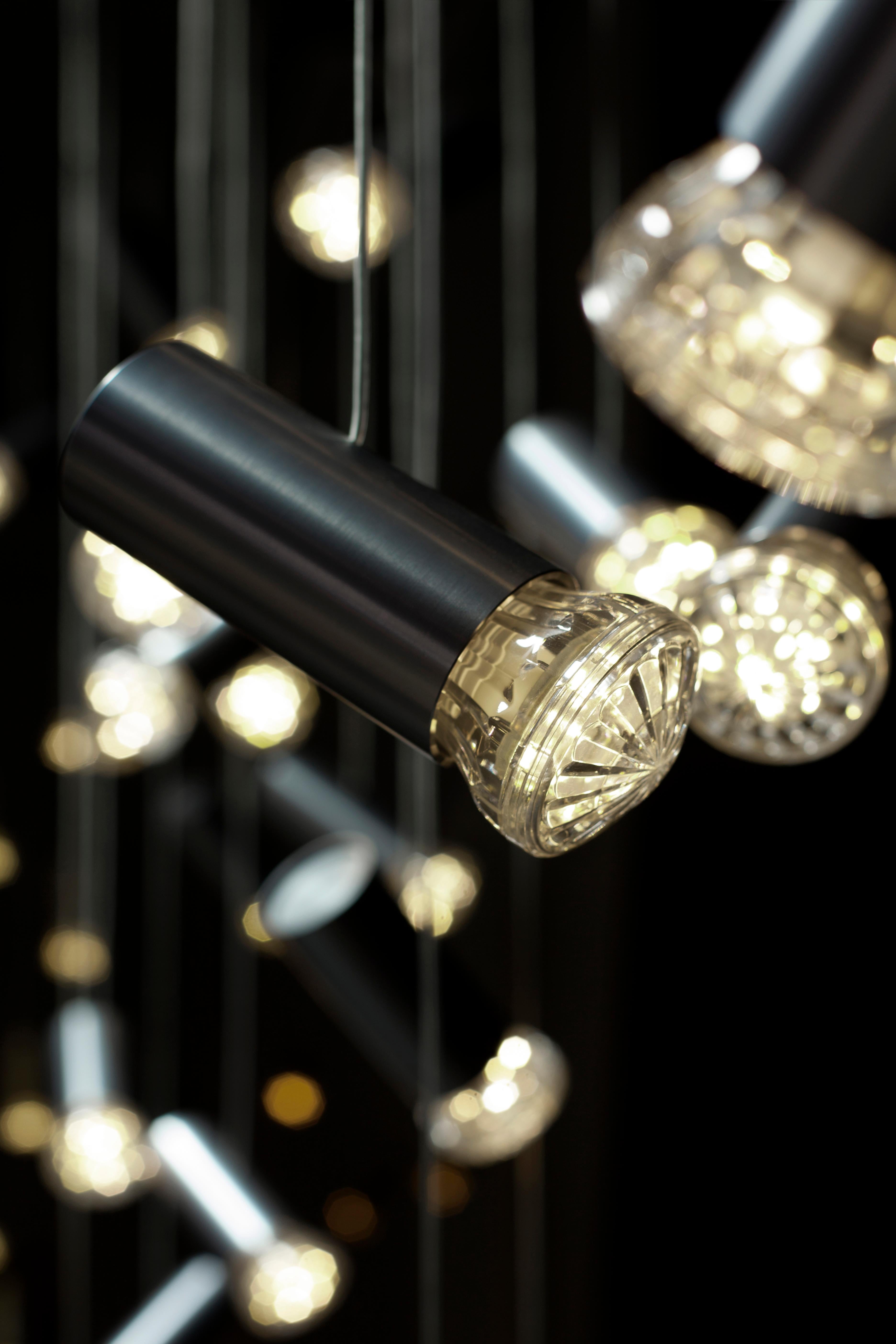Olandese Jewell 6 Angoli in alluminio champagne Lampada a sospensione contemporanea di JSPR in vendita