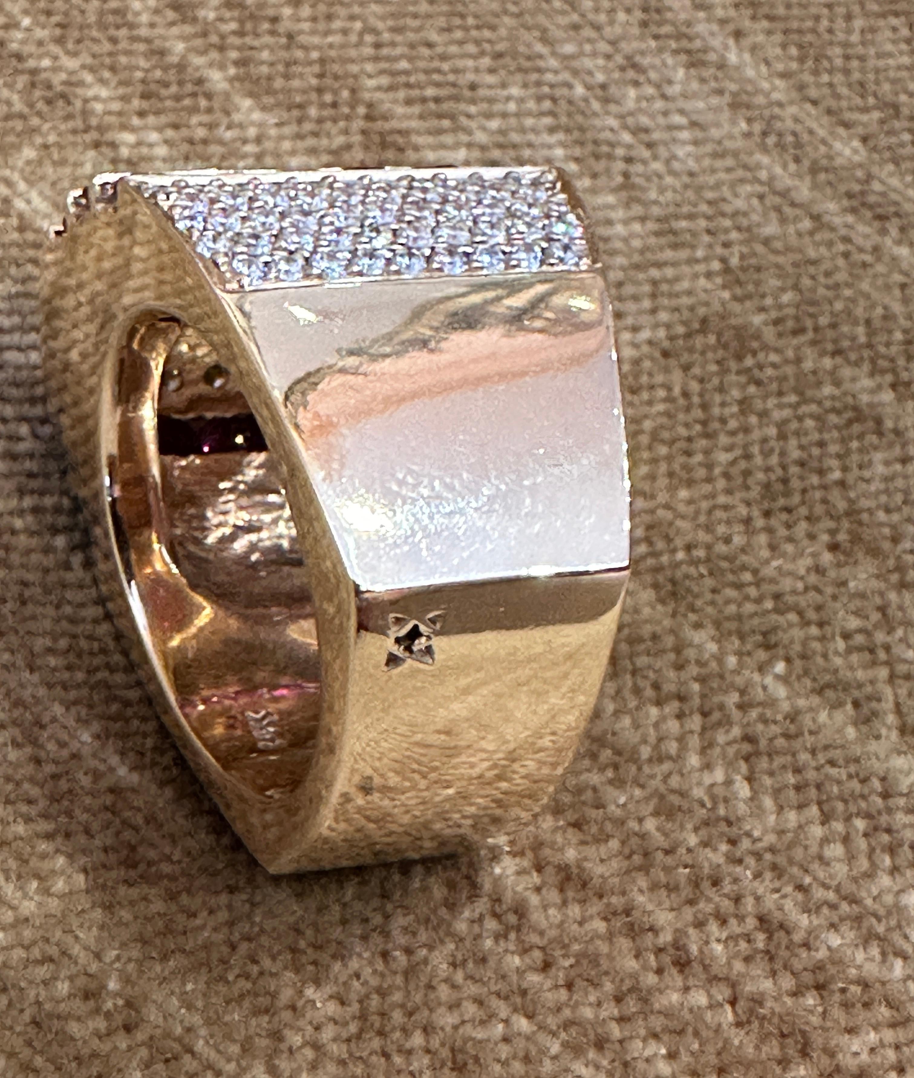 Jewels by Gauthier Ring aus 14 Karat Gelbgold mit breitem Band, Diamant und Rubin für Damen oder Herren im Angebot