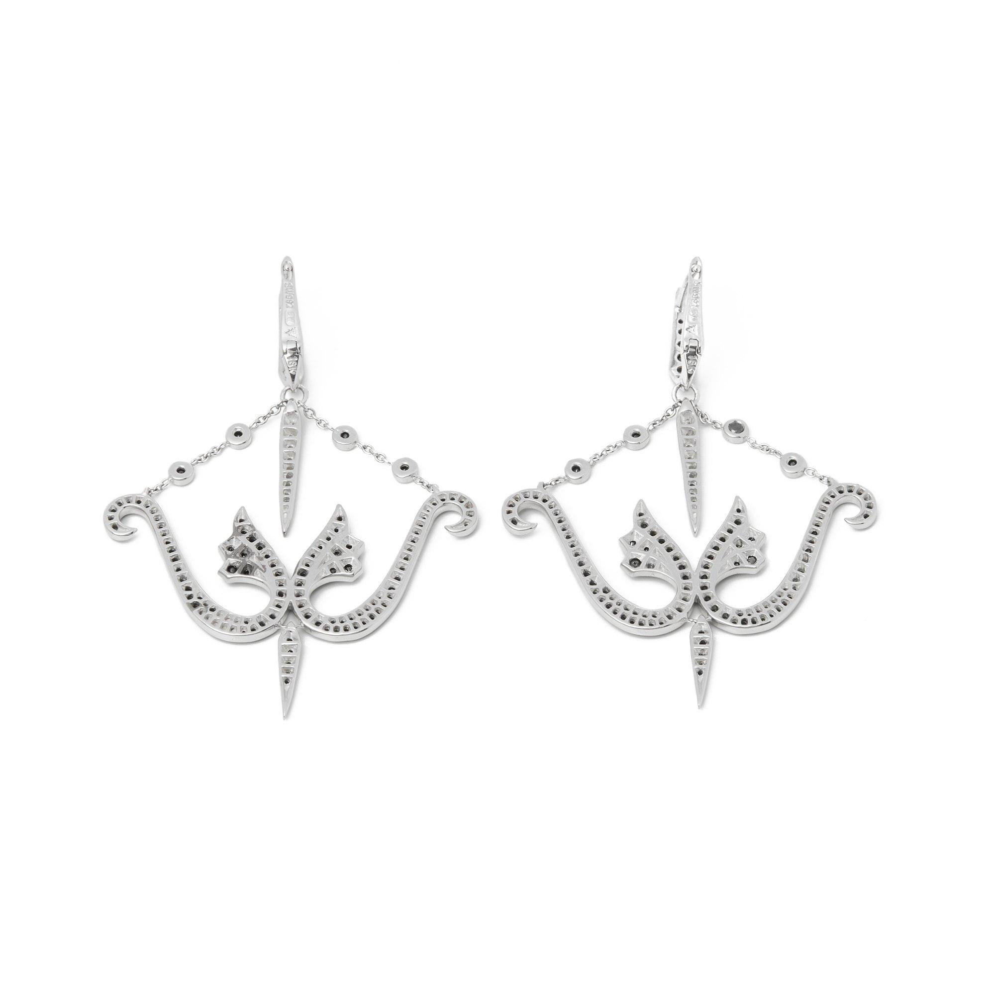 Round Cut Jewels Verne 18 Carat White Gold Diamond Drop Earring For Sale