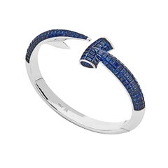 Stephen Webster Hammerhead 18 Karat White Gold and Blue Sapphires Bangle