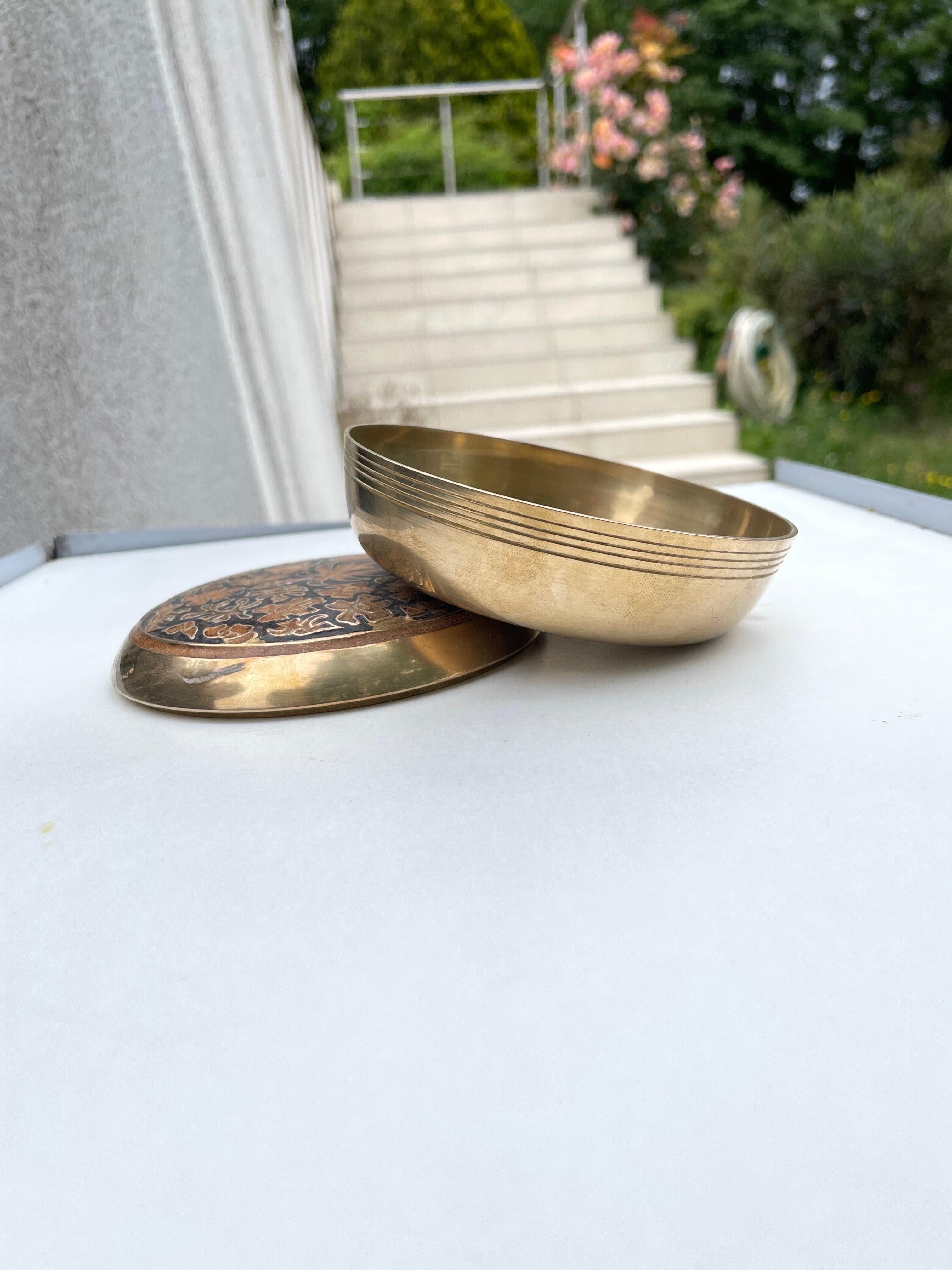 Late 20th Century Jewerly, Decorative Brass Box, Old Patina, Pattern Flower, Gold Color France 1970 For Sale