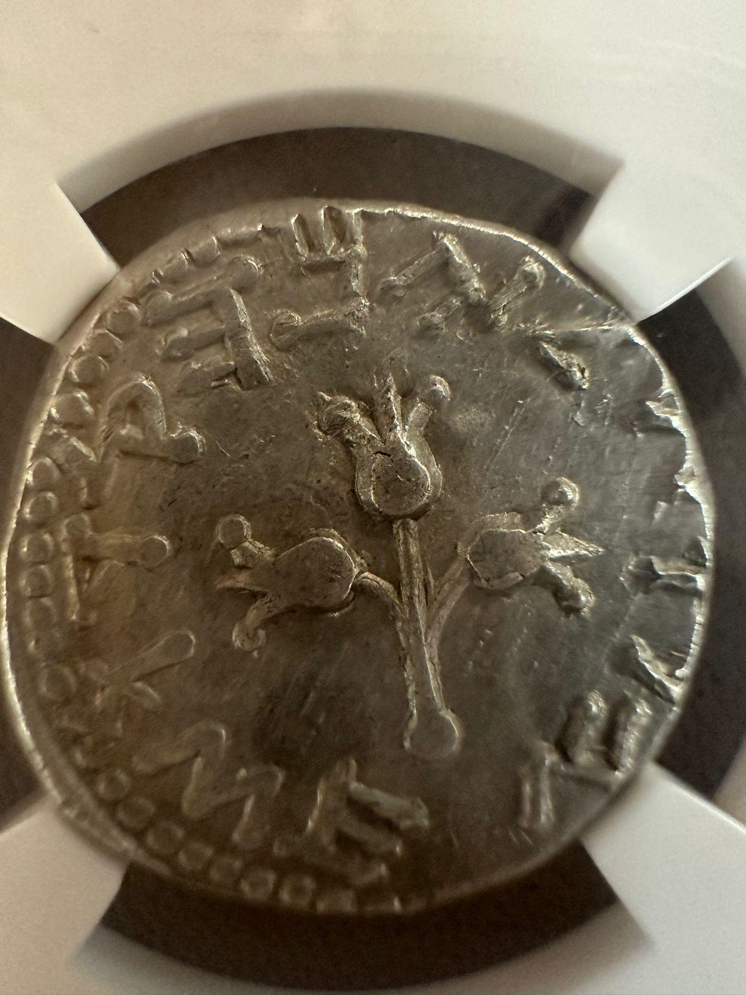 Jewish Judaea Silver Shekel – Year 2 of the First Jewish Revolt (AD 67/68) en vente 4