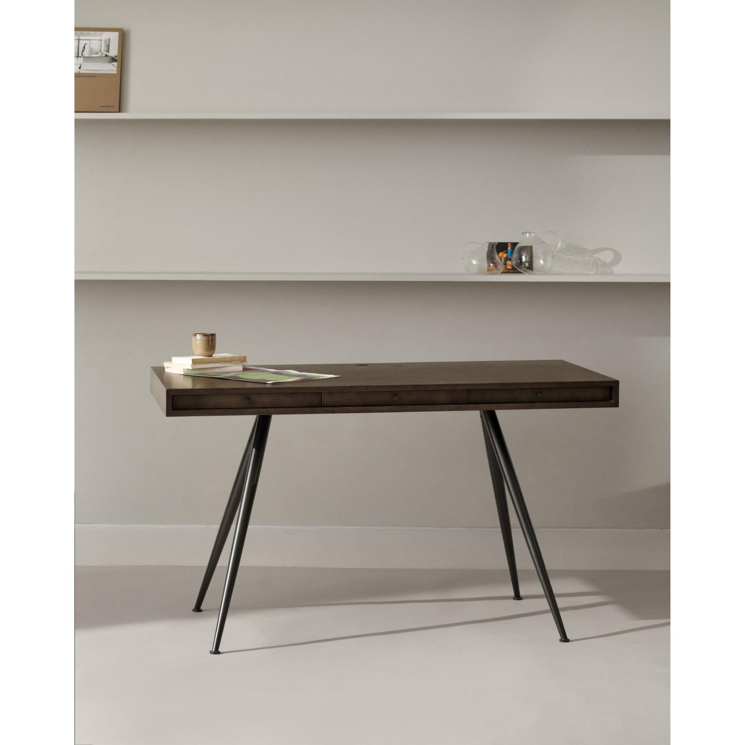 Contemporary JFK Home Desk With Standard Legs by NORR11