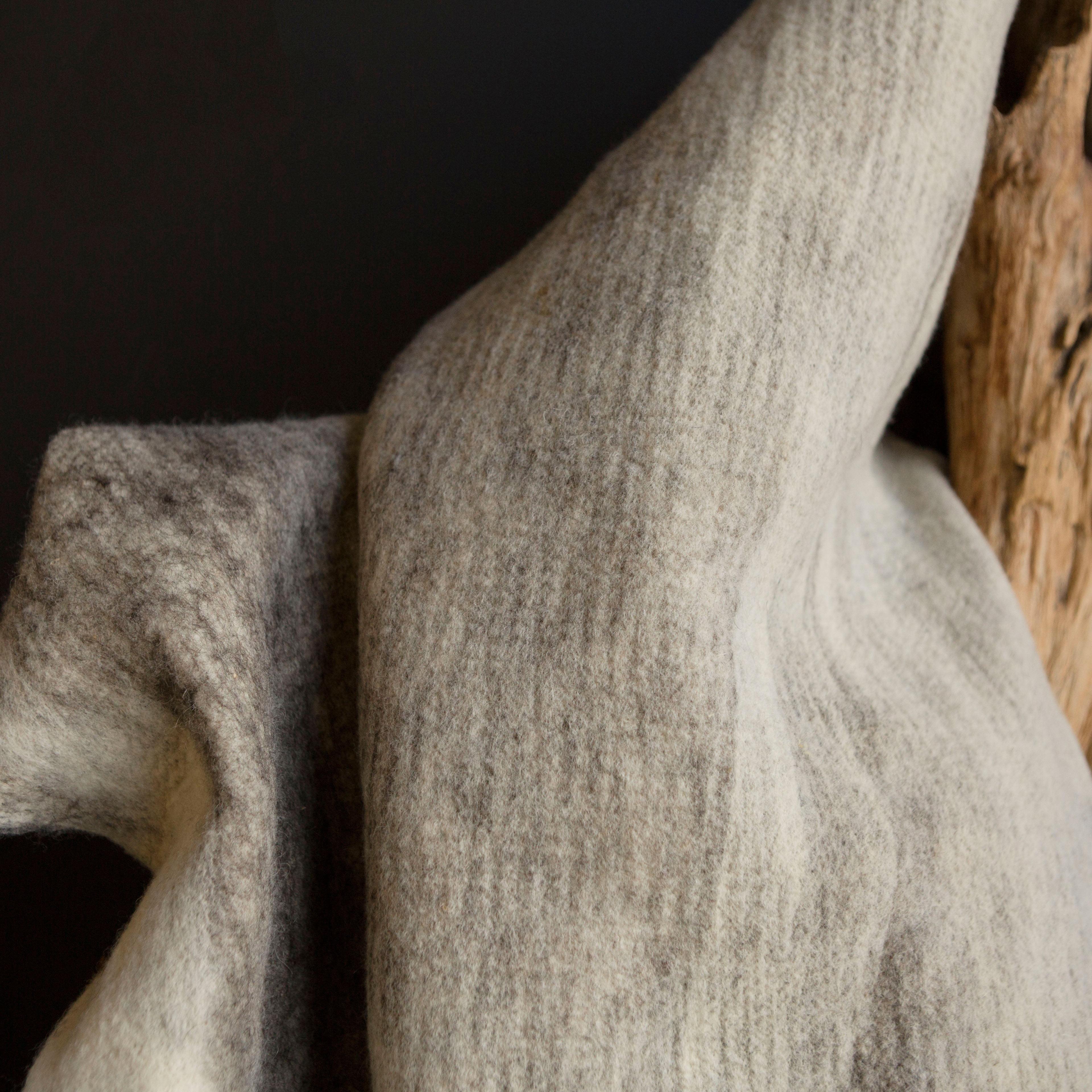 JG Switzer Artisan Wool Umber Throw, Heritage Sheep Collection In New Condition For Sale In Sebastopol, CA