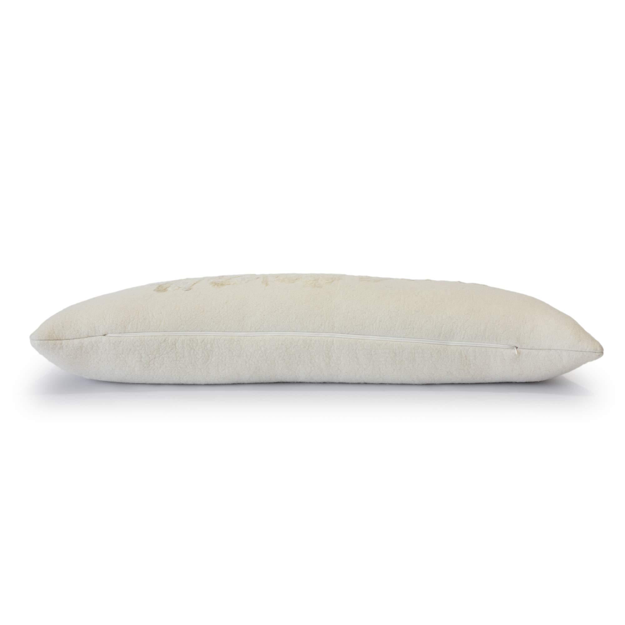 Cette pièce est blanc crème Wensleydale laine feutrée dans notre atelier de laine de notre troupeau local NorCal dans un mélange de laines crème. L'oreiller Body est parfait comme pièce d'accent sur un lit King ou Queen, ou un grand canapé de 16x48