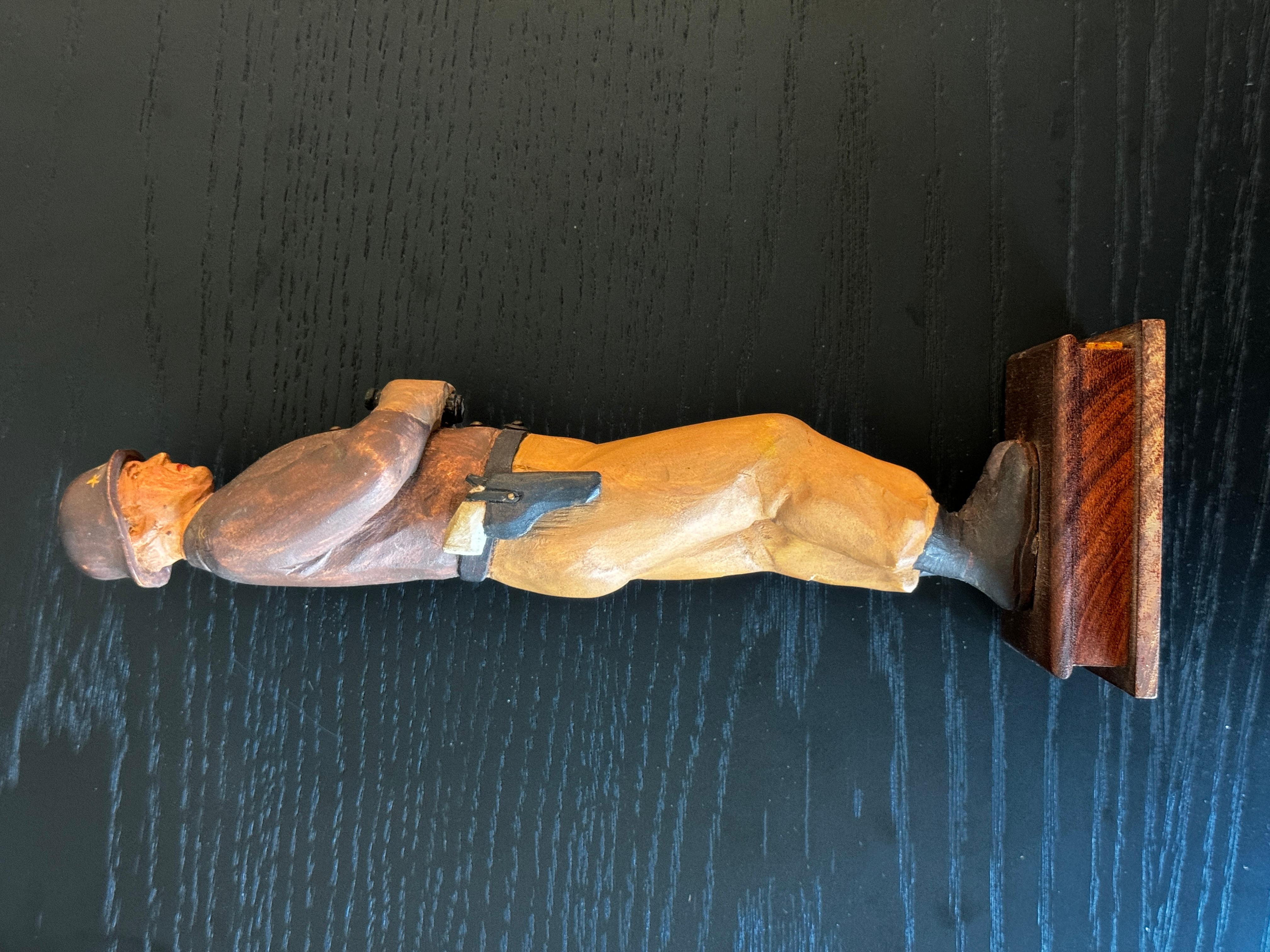 G. J. Wood Carved Wood and Painted Figure of George S Patton Signed a en vente 1