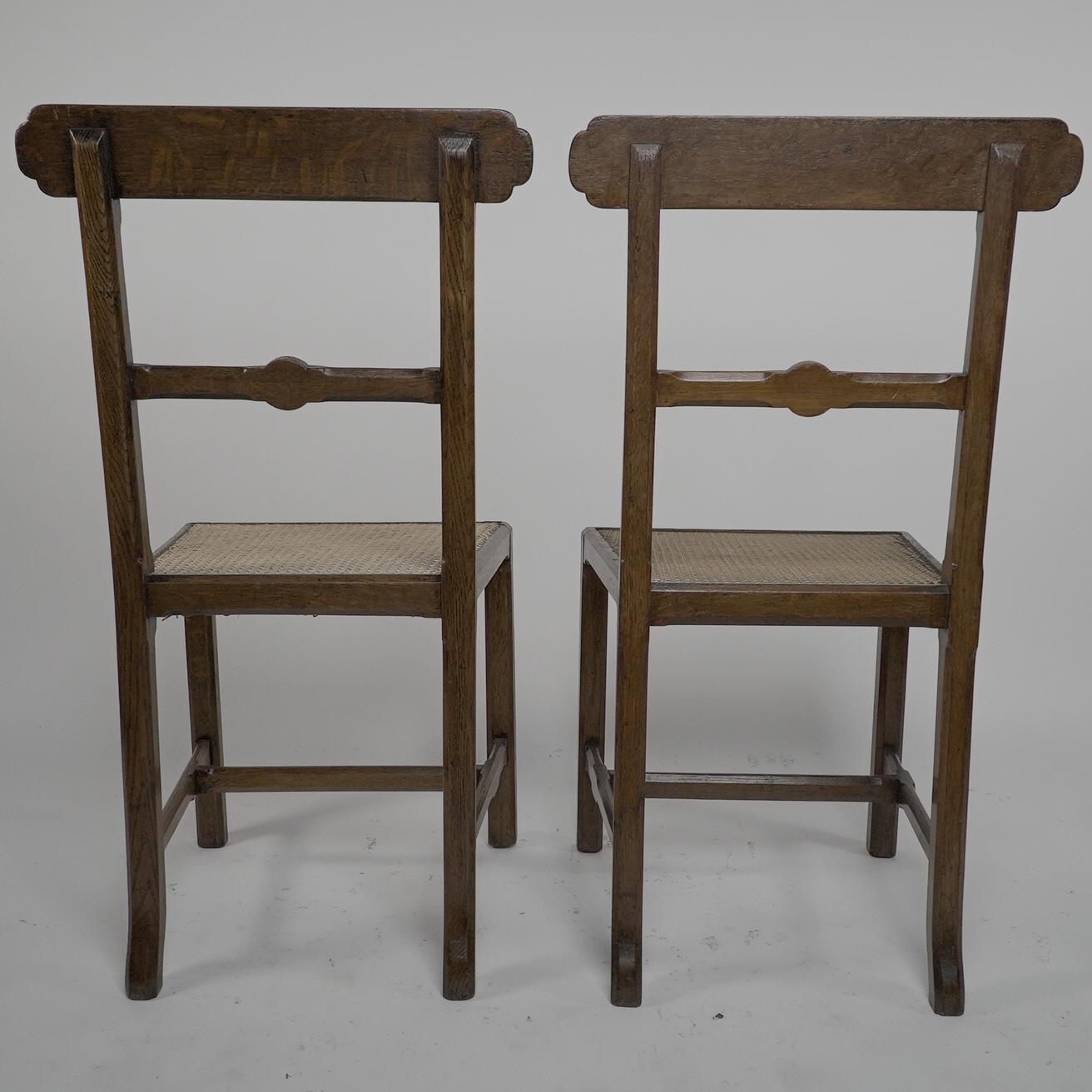 J.G.Crace attributed. In the style of AWN Pugin. A pair of Gothic Revival chairs For Sale 6