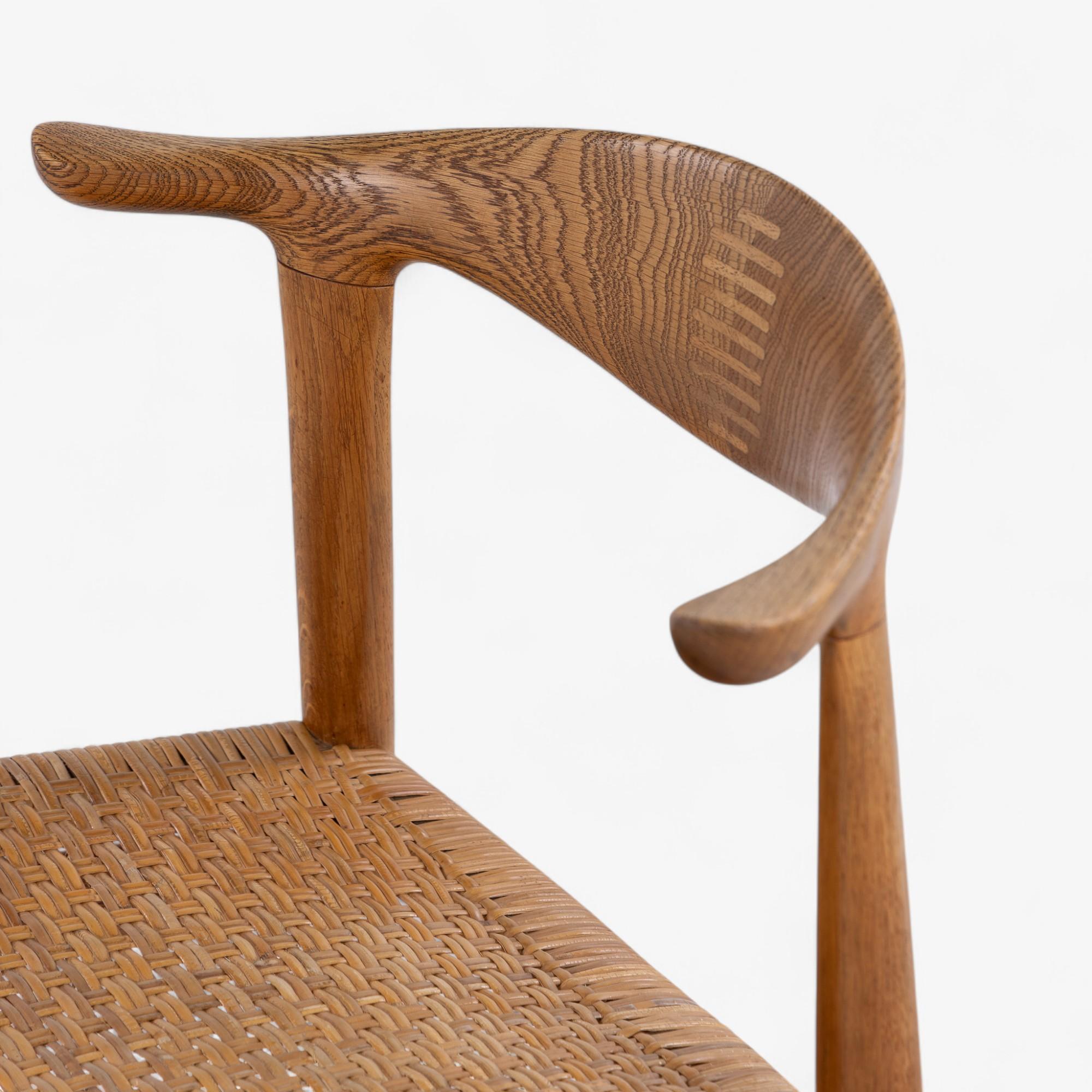 JH 505 - 'Kuhhornstuhl' aus patinierter Eiche von Hans J. Wegner im Angebot 2
