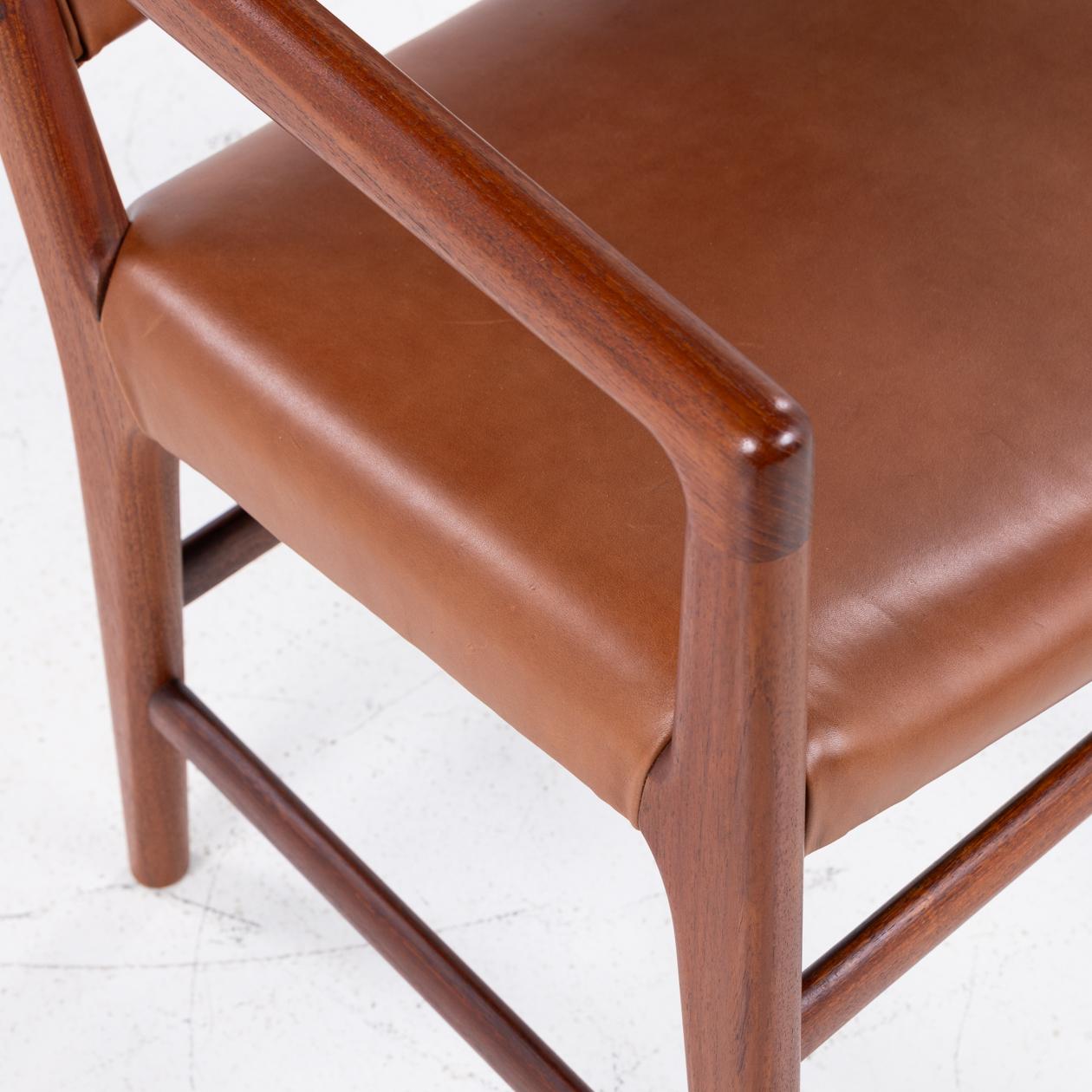 JH 507 - Raro sillón de teca maciza de Hans J. Wegner siglo XX en venta