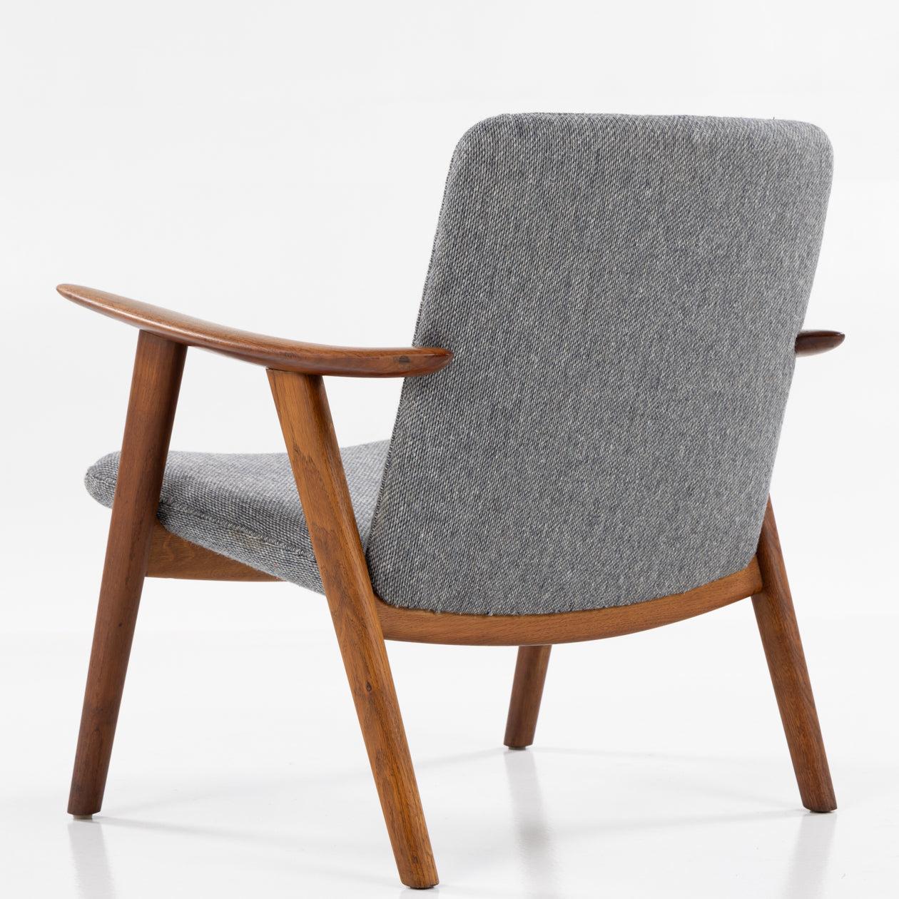 Mid-Century Modern JH 517 - Buck Chair in patinated teak by Hans J. Wegner For Sale