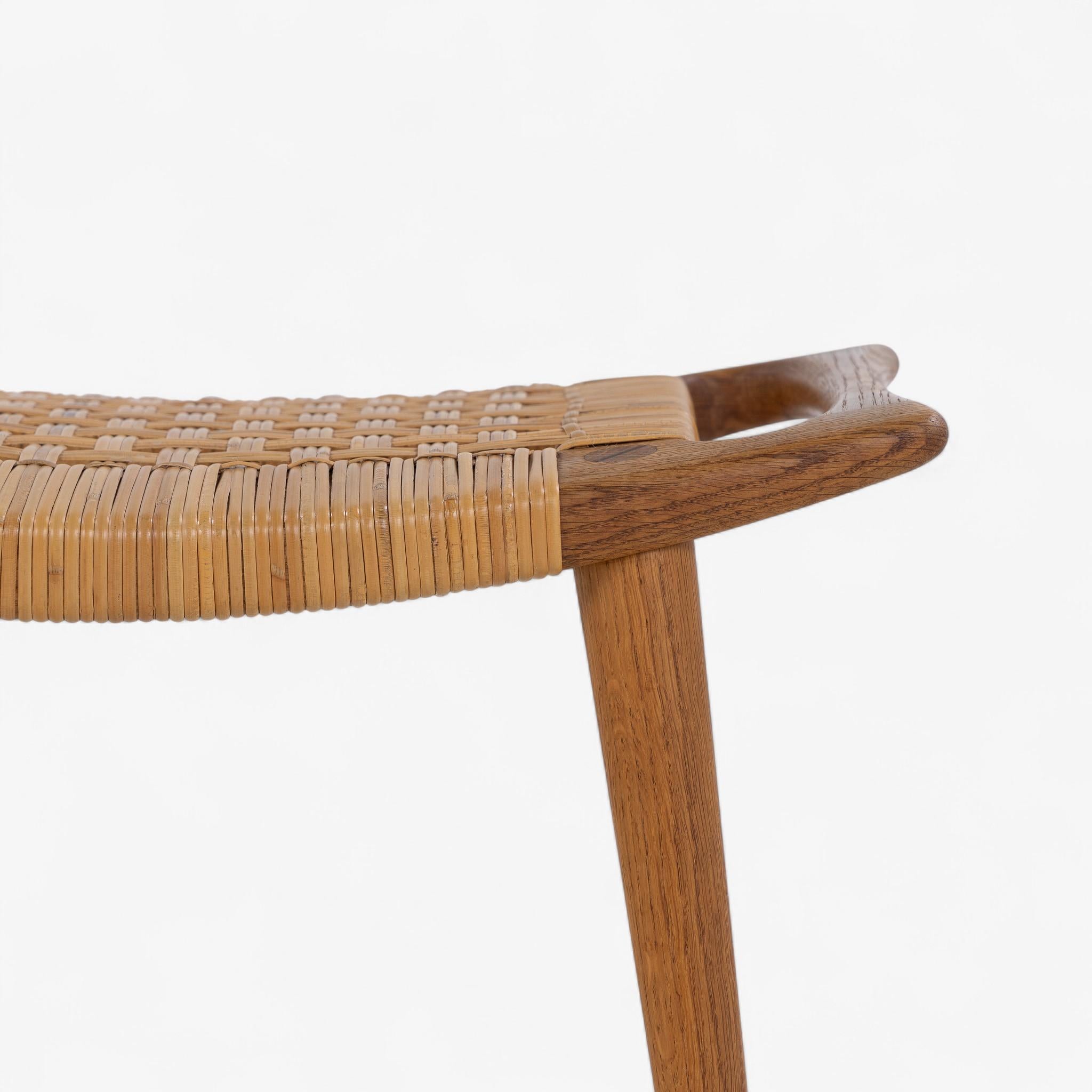 Mid-Century moderno JH 539 - Stool in oak and wicker by Hans J. Wegner in vendita