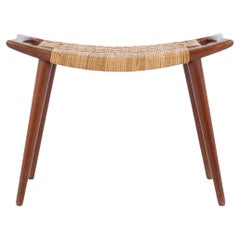 JH 539 - Stool in teak by Hans J. Wegner