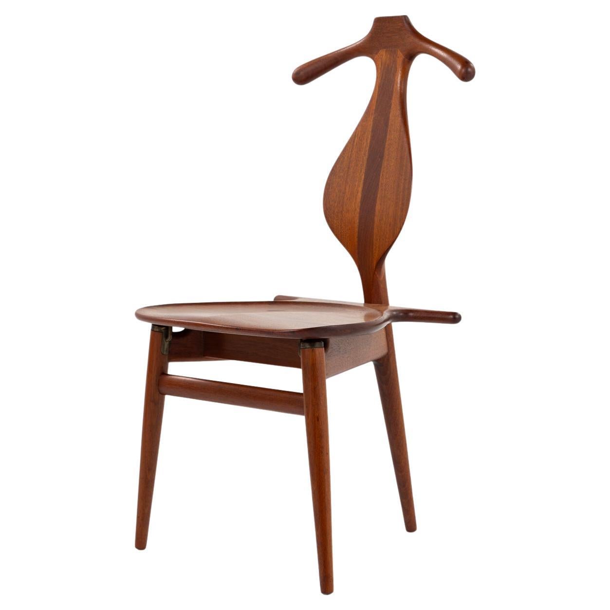 JH 540 - The Valet Chair in solid mahogany by Hans Wegner For Sale