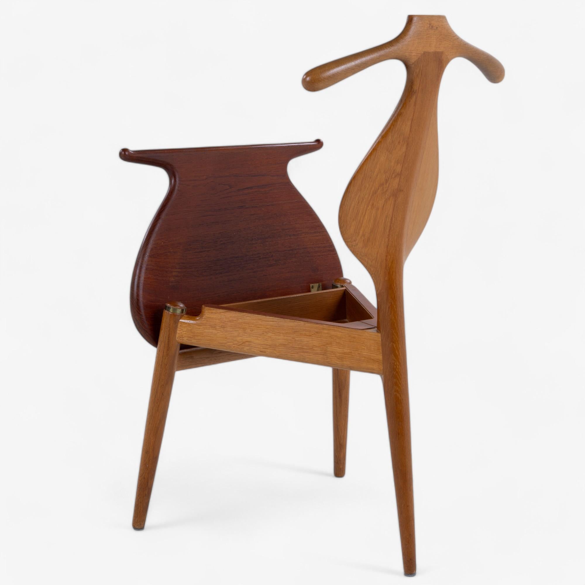 Quercia JH 540 - Sedia Valet di Hans J. Wegner in vendita