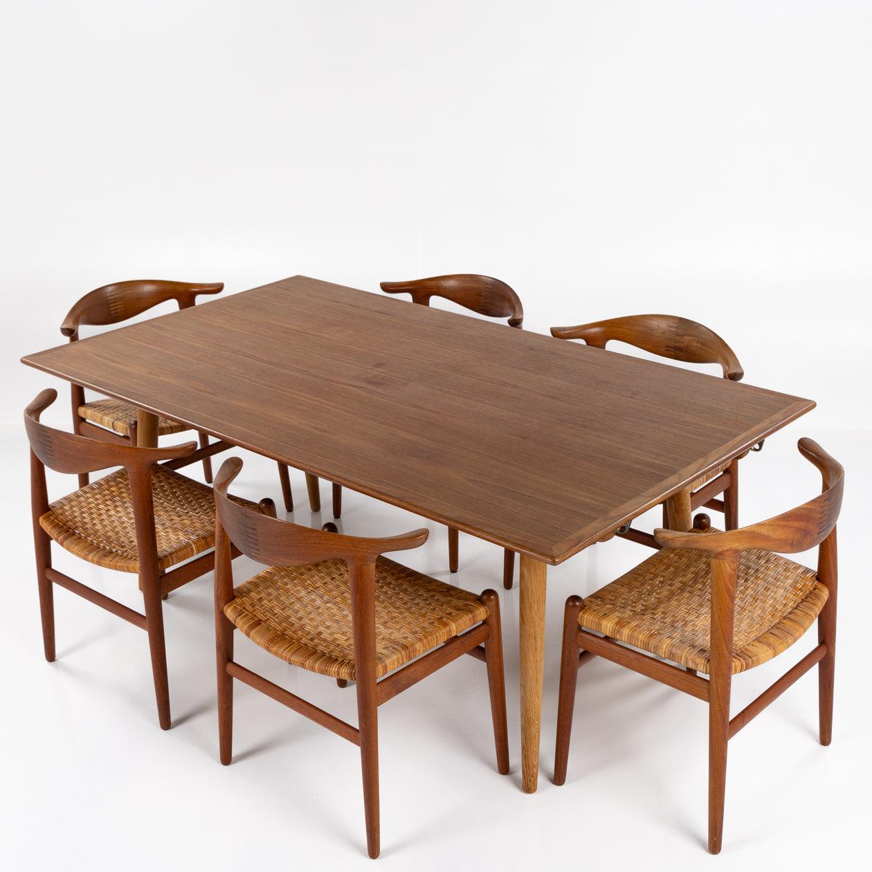 JH 570 - Rare teak dining table By Hans J. Wegner 6