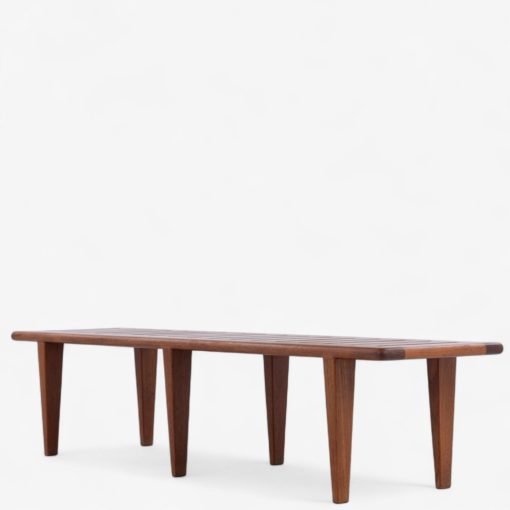 JH 574 - Bank aus massivem Teakholz von Hans J. Wegner (Moderne der Mitte des Jahrhunderts) im Angebot