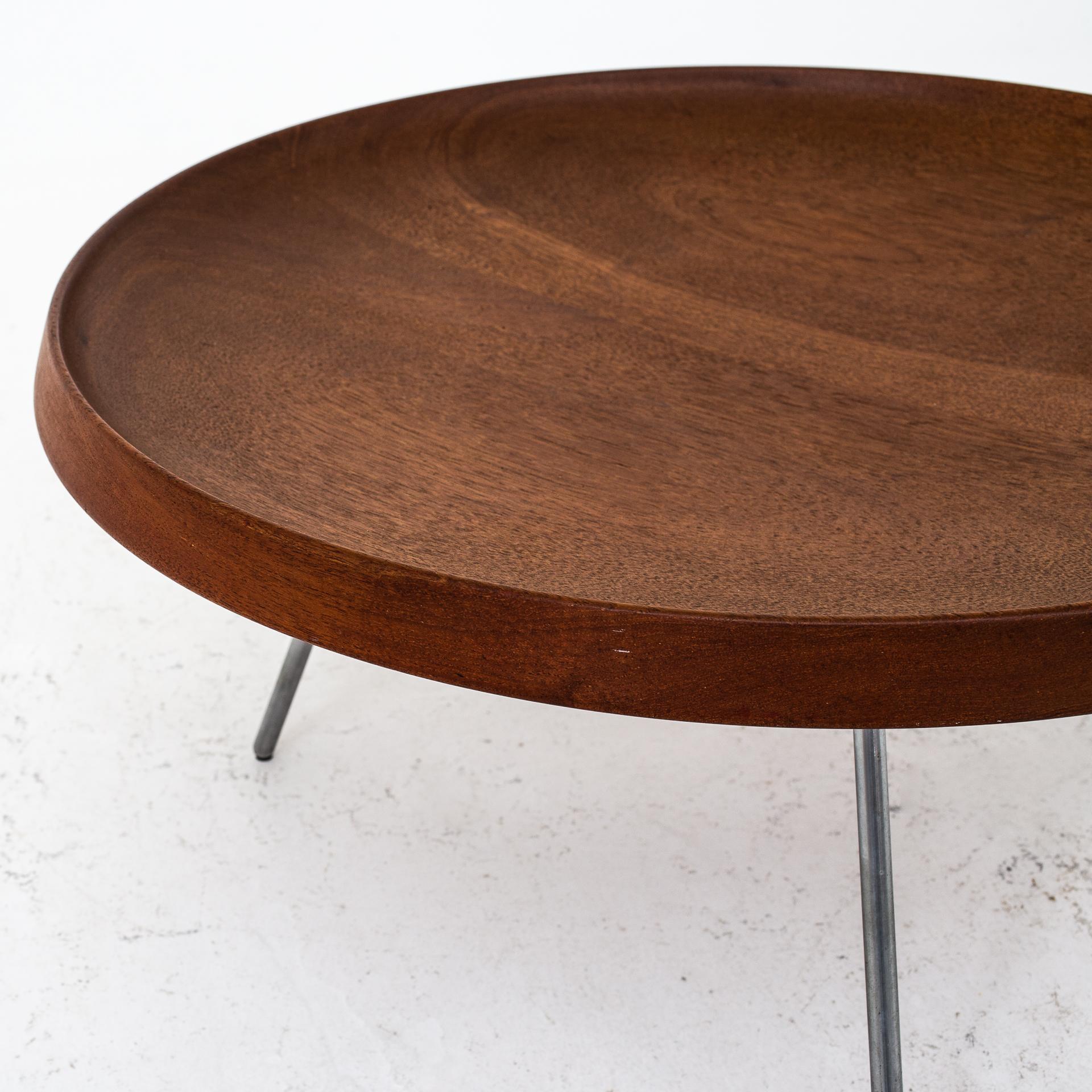 JH 586 - Fruit bowl in turned teak on three-legged frame of matt chromed steel. Designed 1956. Maker Johannes Hansen.