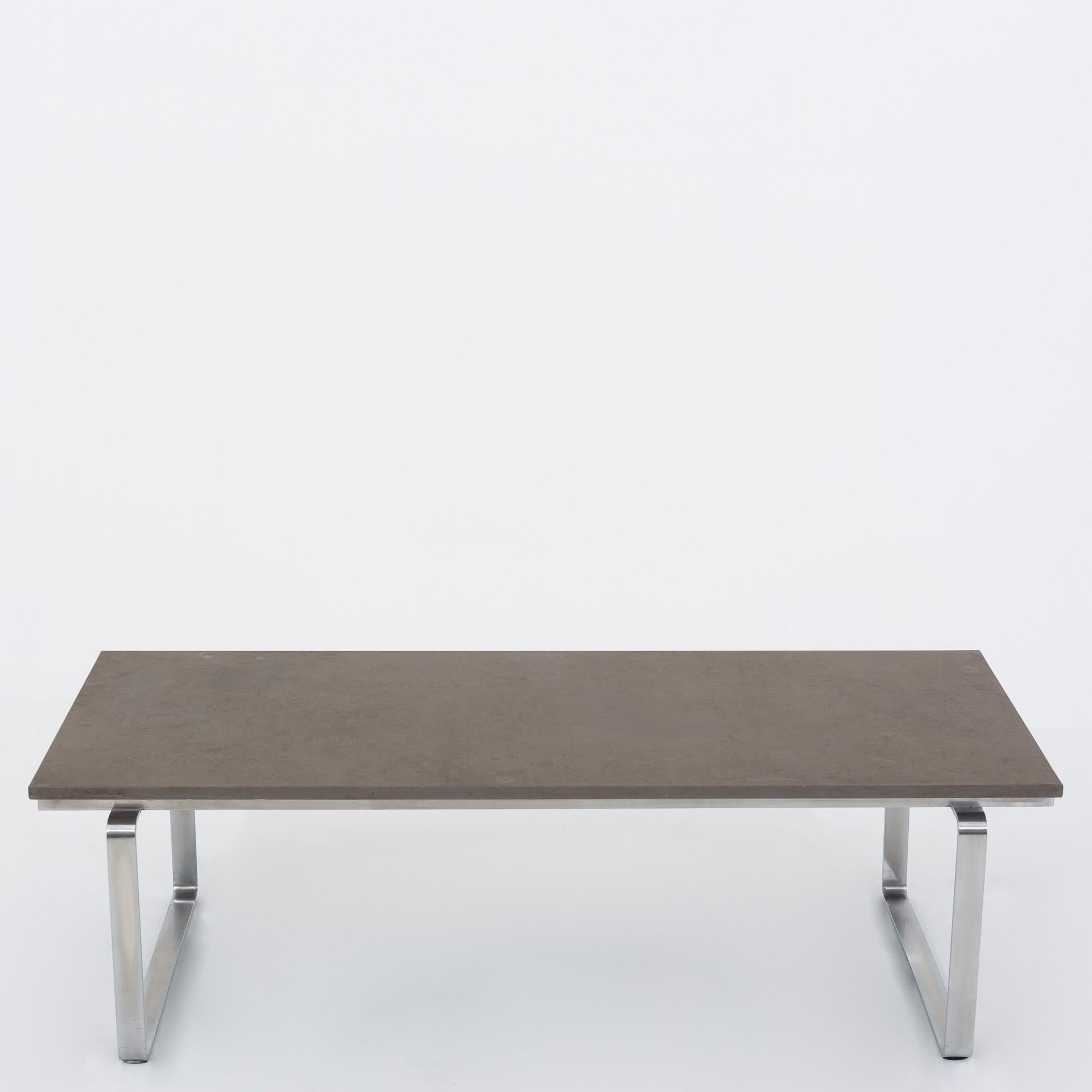 JH 808, Coffee table by Hans J. Wegner In Good Condition In Copenhagen, DK