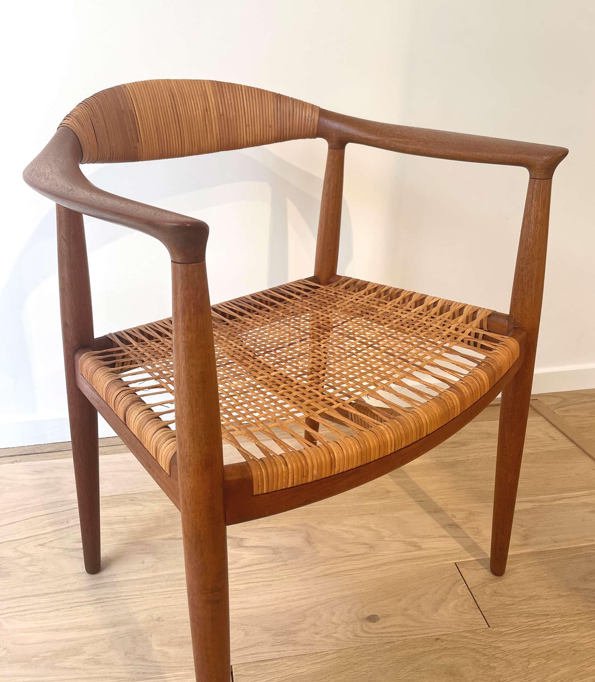Mid-Century Modern  JH 501 emblematic armchair by Hans Wegner, 1950's For Sale