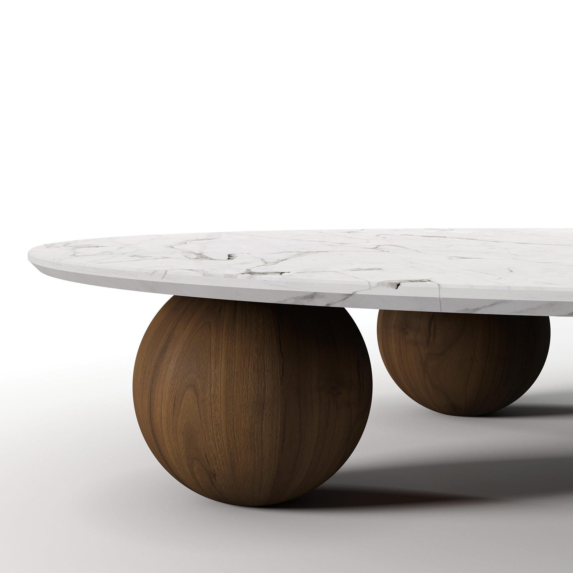 Fait main Jhoan Coffee Table by Nolita Harbour: Round Marble Top with Walnut Sphere Legs en vente