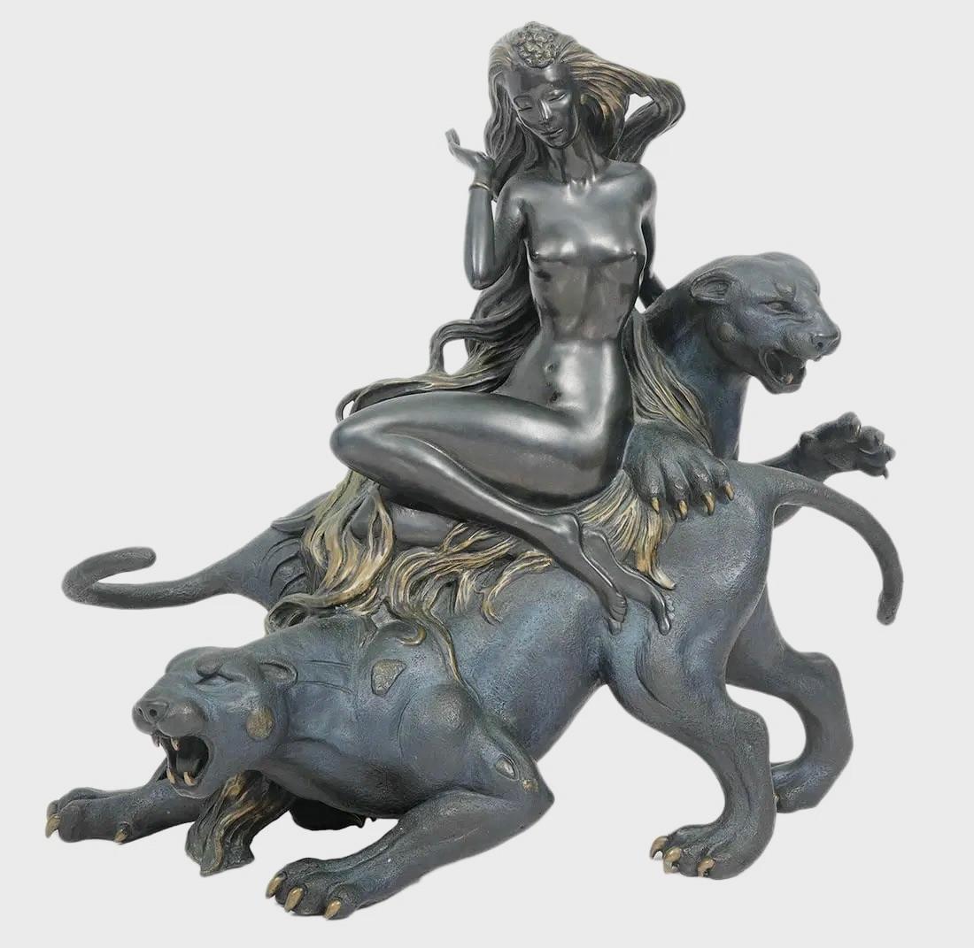 Figurative Sculpture  Jiang Tie Feng  - Ghost de montagne Deux panthères et une femme