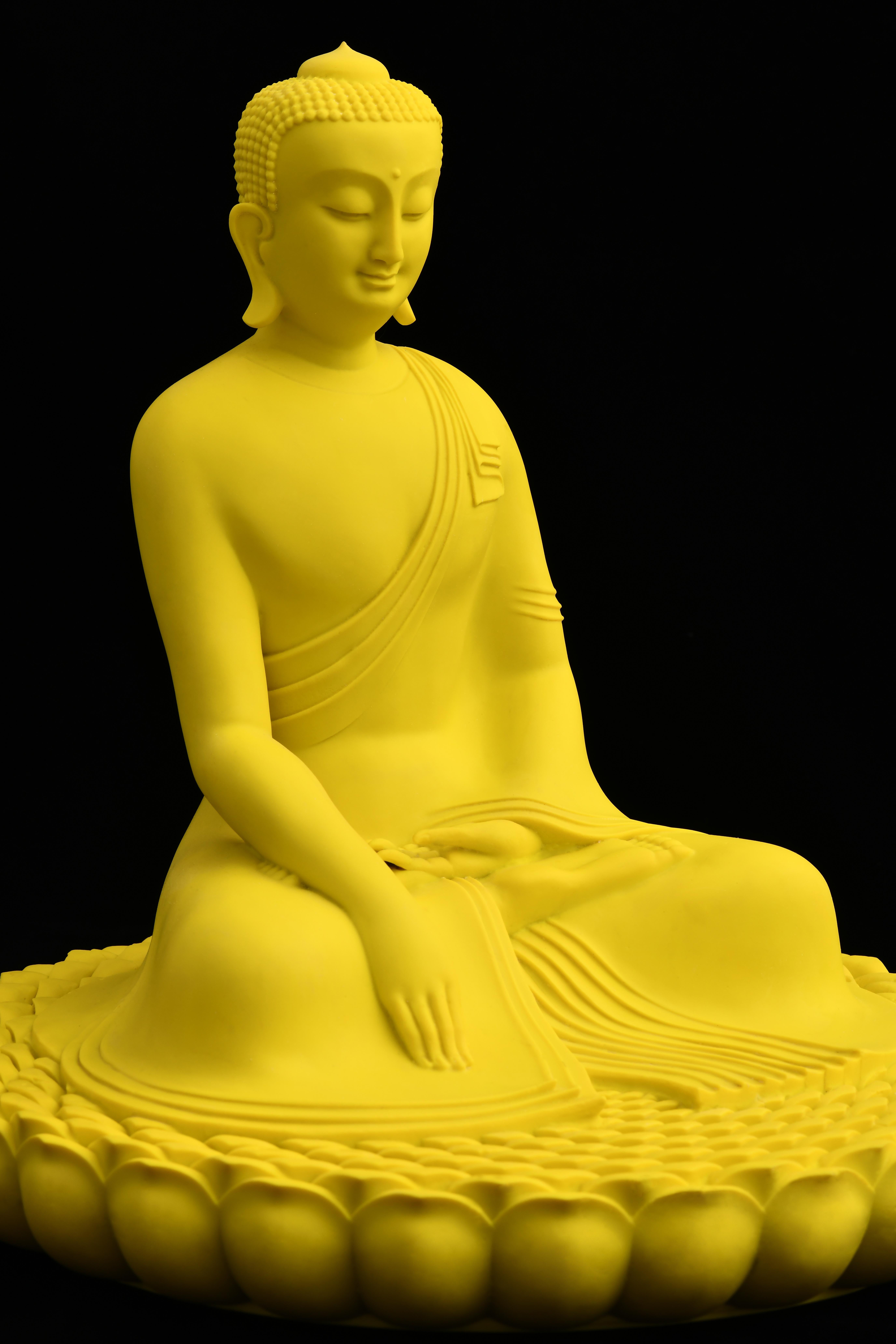  Buddhist art，Yellow-Colored Glaze Sitting Sakyamuni - Contemporary Sculpture by JIANGSHENG