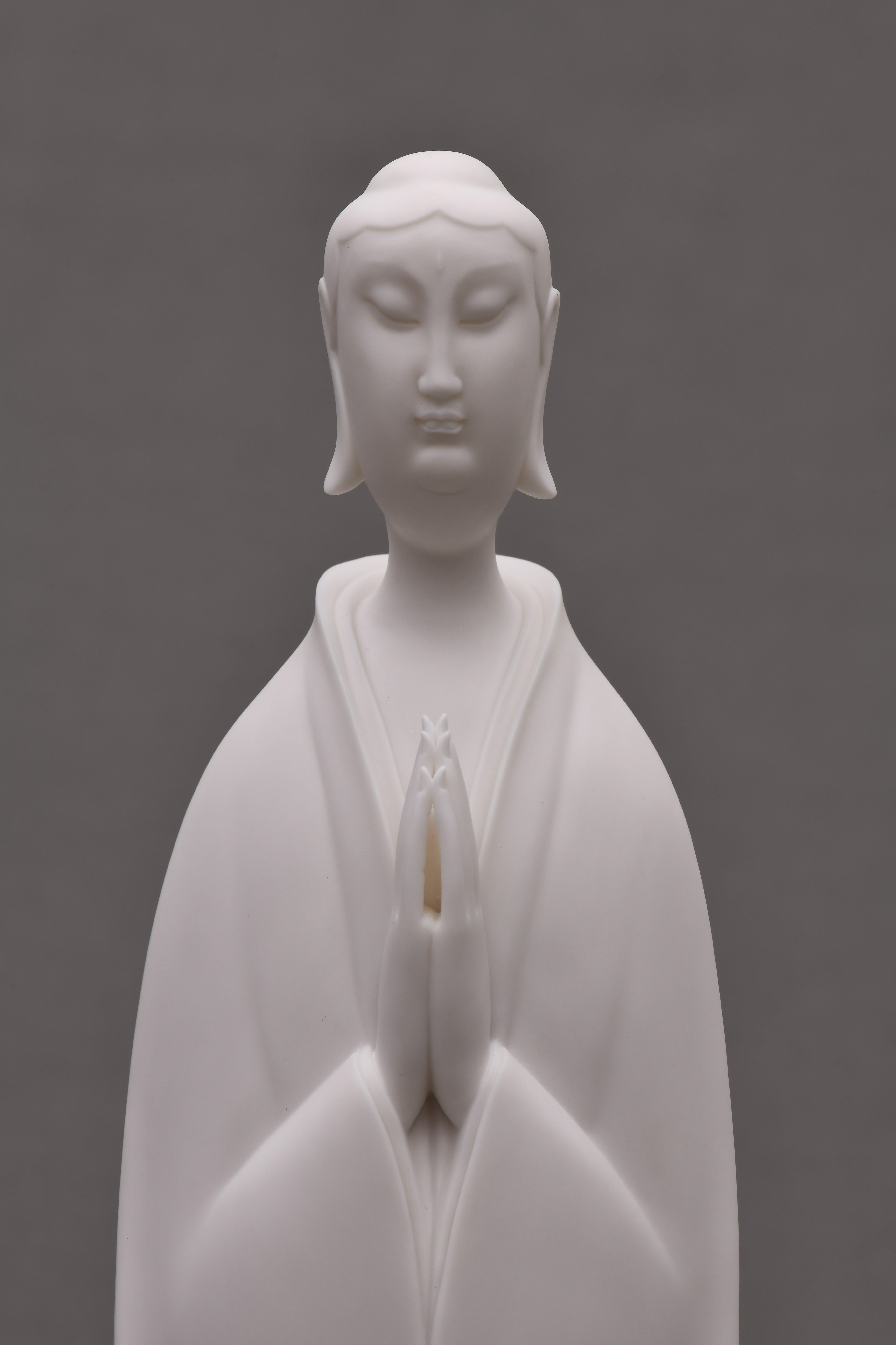 Avalokitesvara in piedi con un gesto Gassho - Figurative Sculpture Grigio di JiangSheng