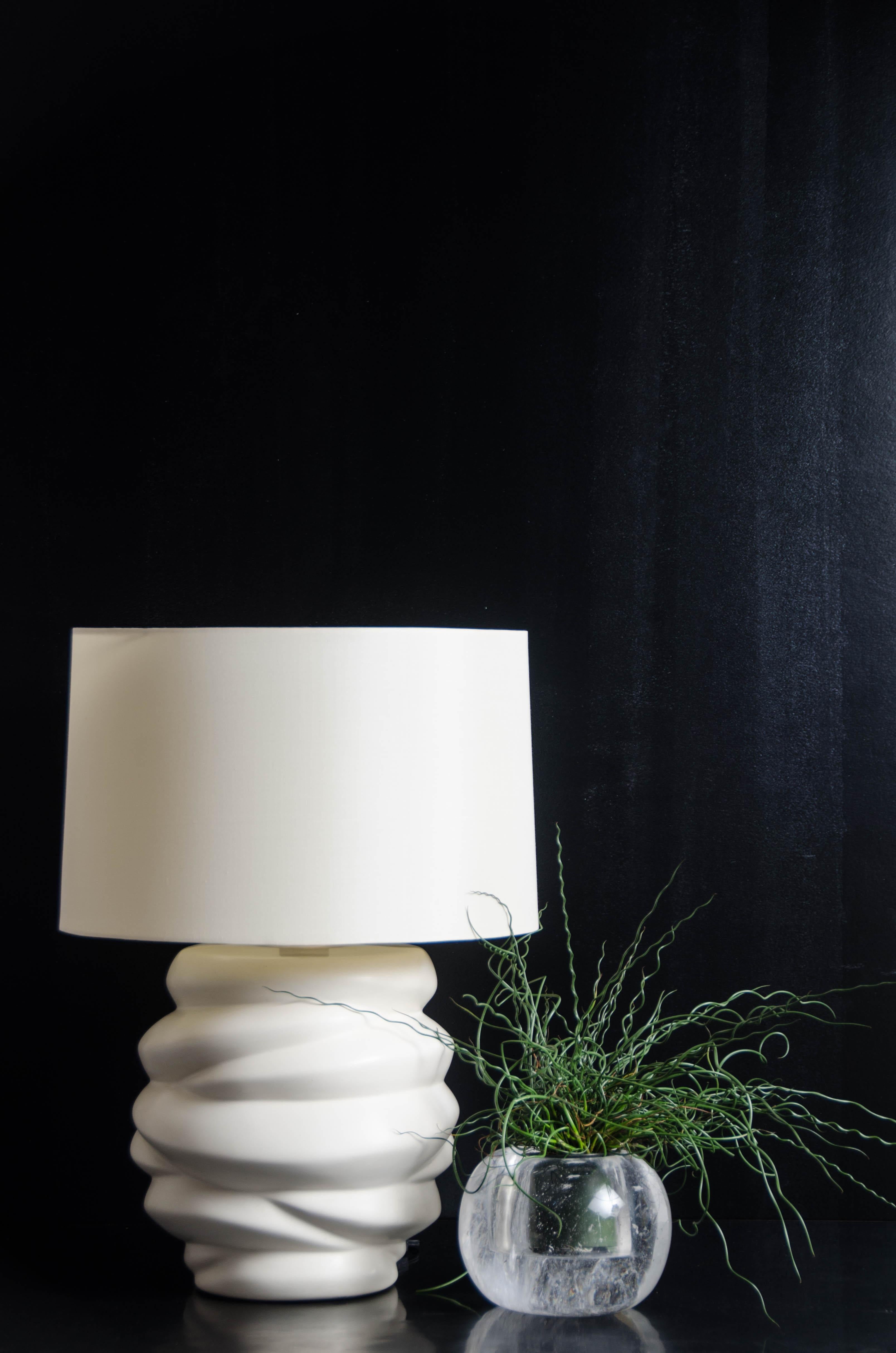 Jie Jarlet Lamp, Cream Lacquer by Robert Kuo, Handmade, Limited Edition In New Condition For Sale In Los Angeles, CA