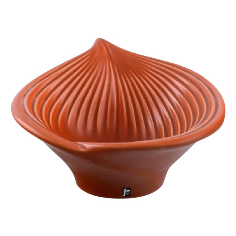 Jie, Sweden, Retro Bowl in Glazed Ceramics, Beautiful Glaze in Dark Orange Tones For Sale