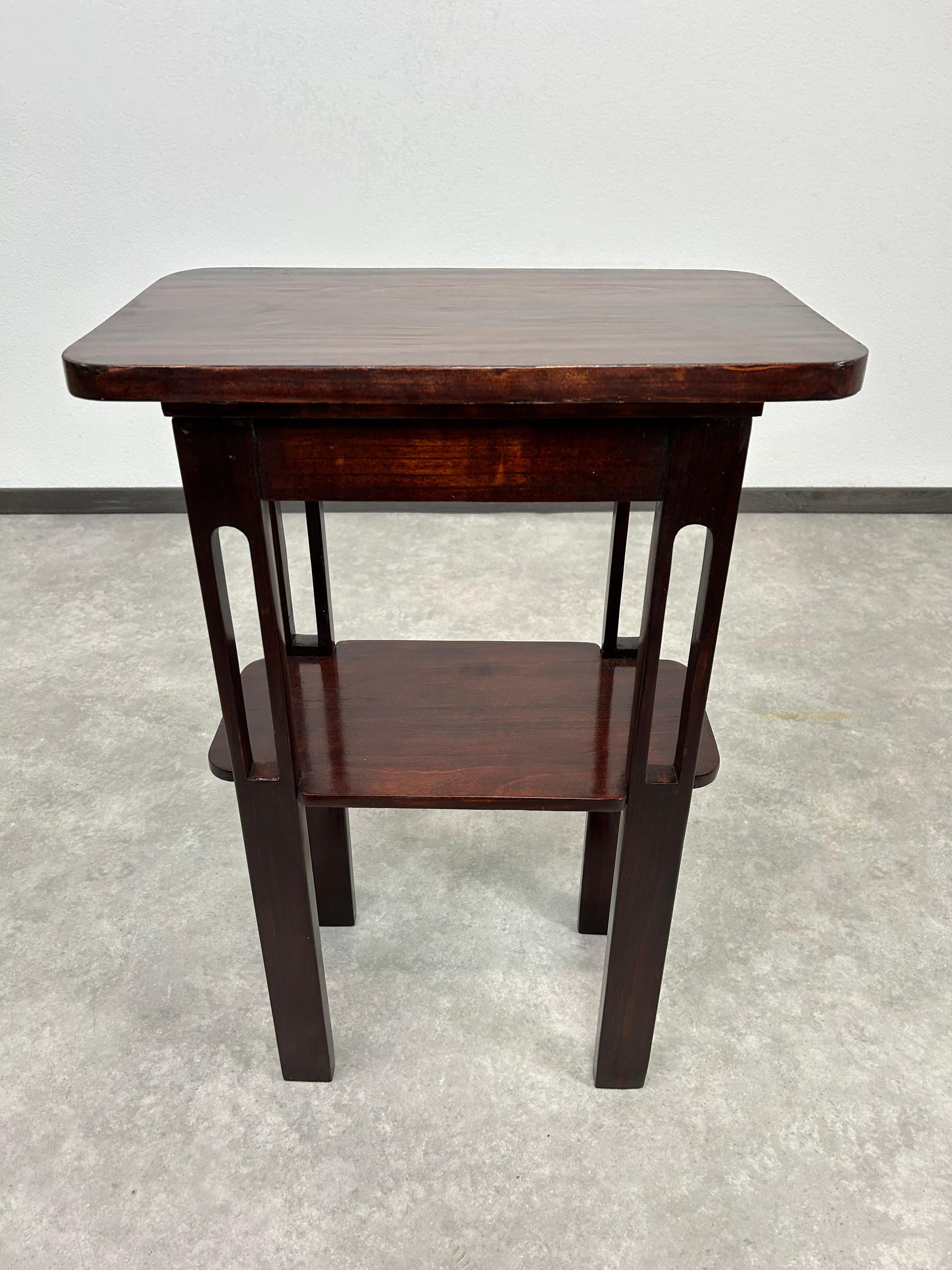 Vienna Secession Jigendstil side table attr. to Josef Hoffmann For Sale