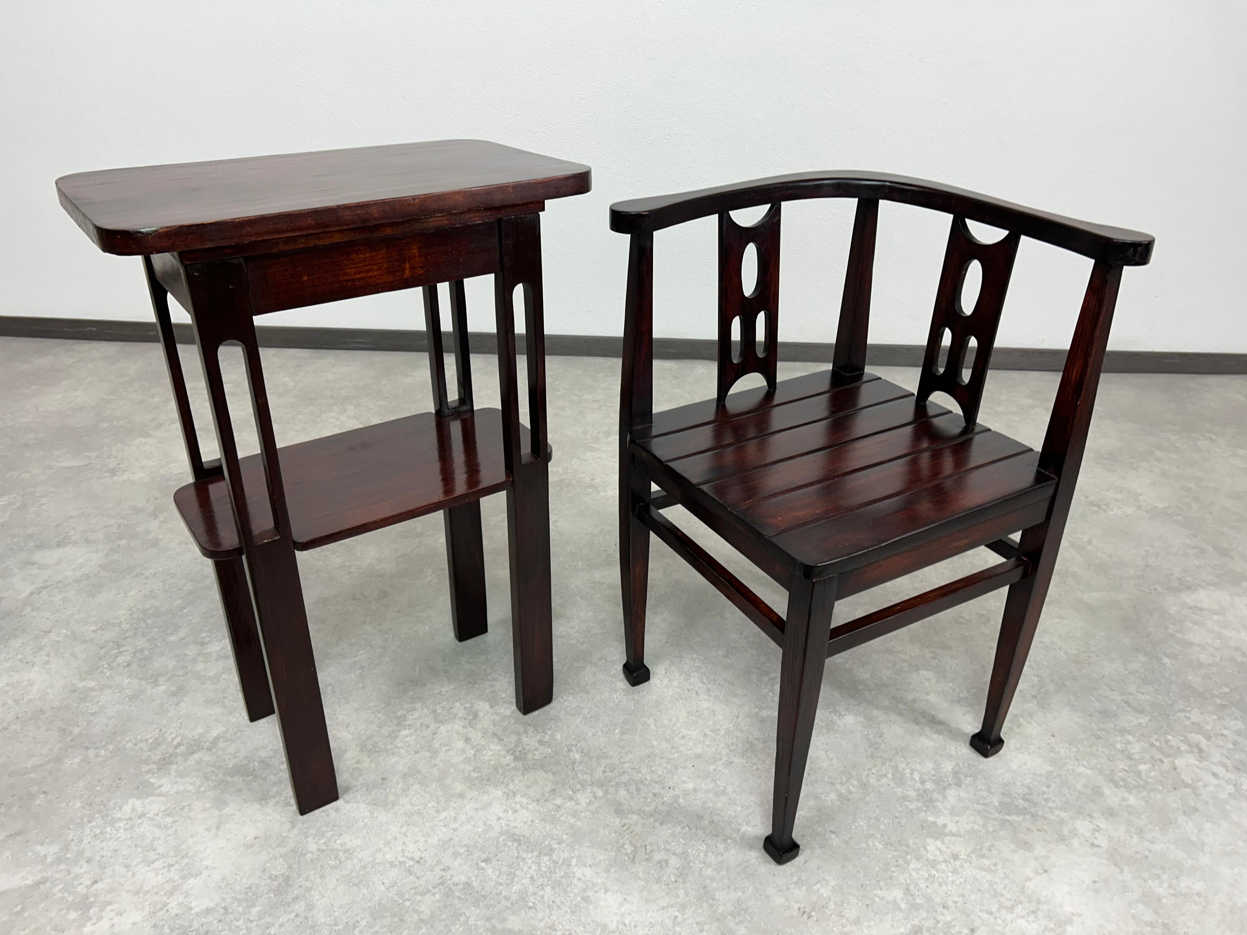 Jigendstil side table attr. to Josef Hoffmann For Sale 1