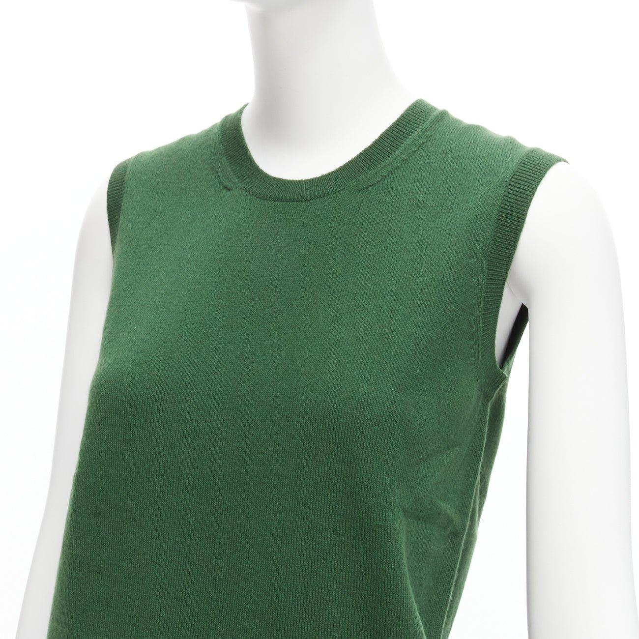 JIL SANDER 100% cashmere verde bosco girocollo senza maniche FR34 XS
Riferimento: SNKO/A00241
Marchio: Jil Sander
Materiale: Cashmere
Colore: verde
Modello: Tinta unita
Chiusura: Pullover
Prodotto in: Italia

CONDIZIONE:
Condizioni: Eccellente,