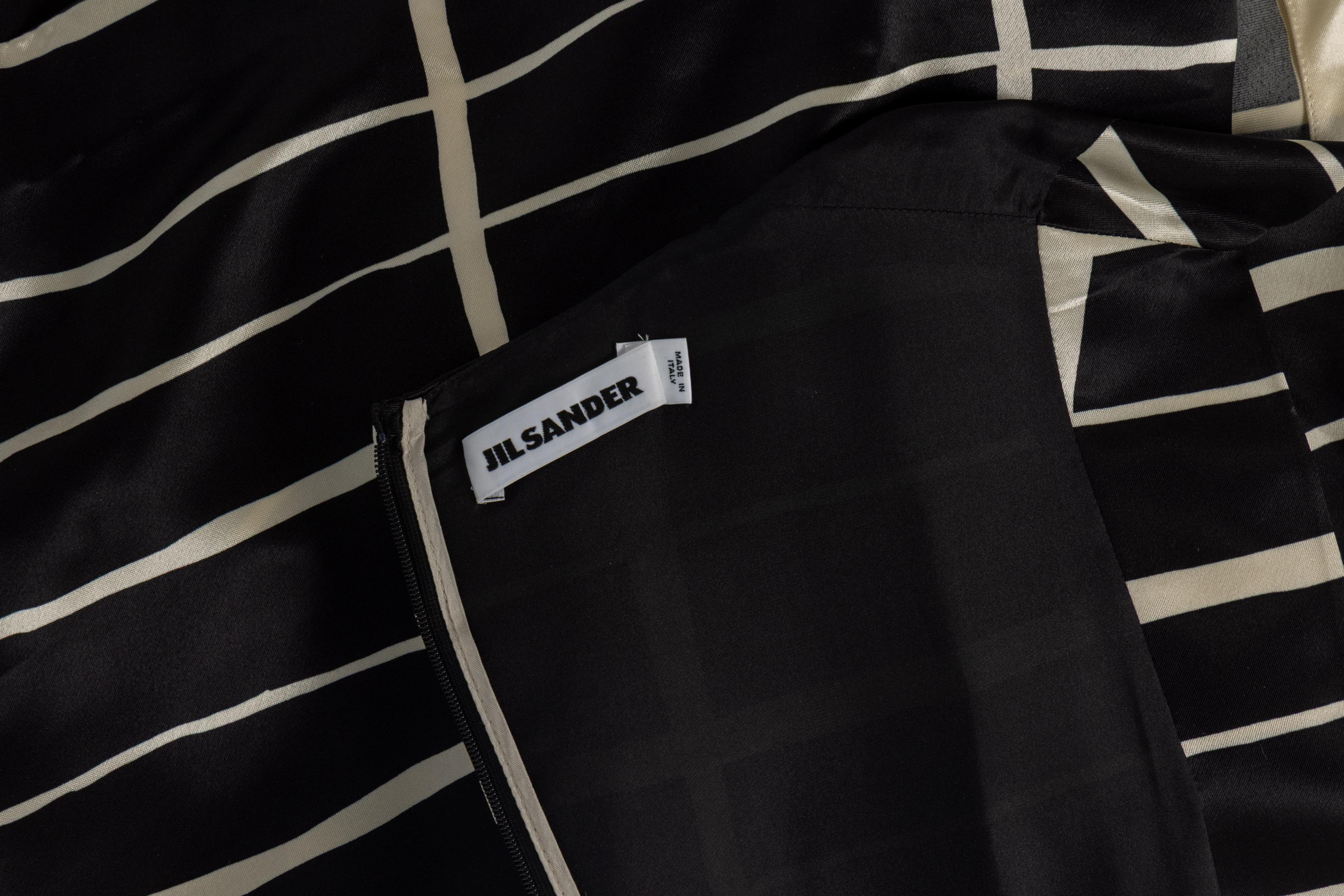 Robe noire et ivoire à imprimé quadrillé architectural de Jil Sander, années 2010 en vente 2