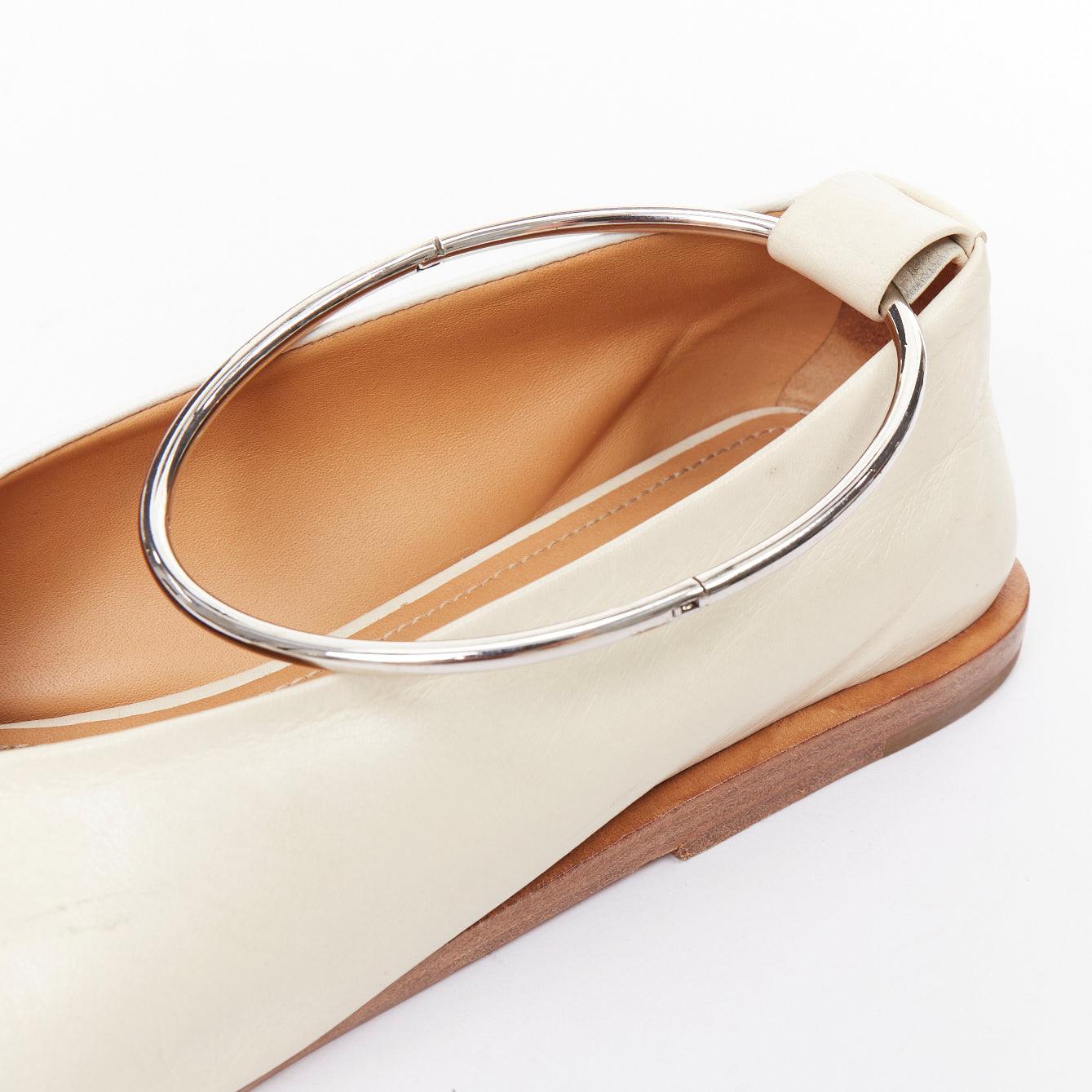 JIL SANDER Bailarinas con anilla en el tobillo de cuero beige blanco bicolor EU35 en venta 3