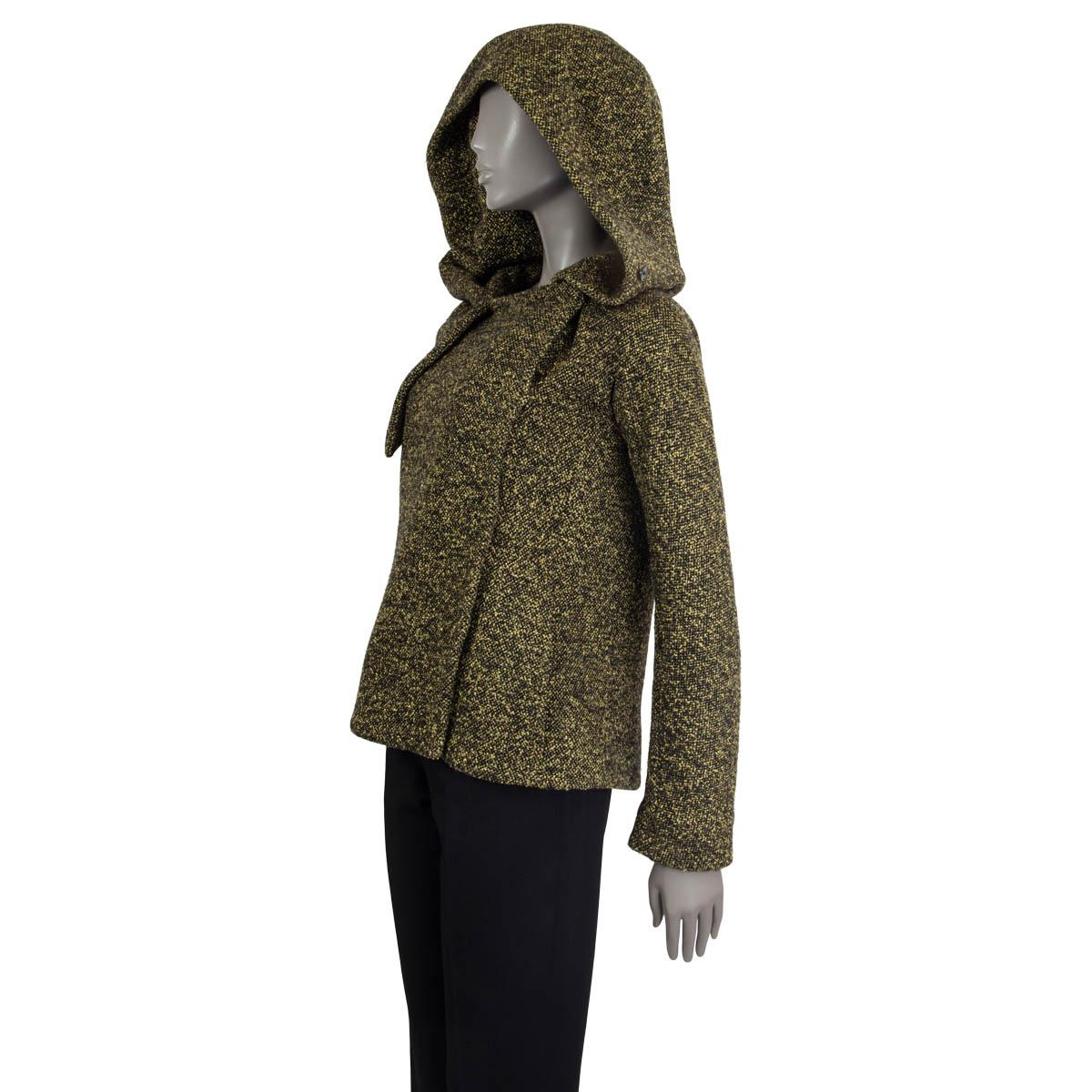 JIL SANDER black & yellow wool TWEED OVERSIZED HOOD Jacket 36 S In Excellent Condition For Sale In Zürich, CH