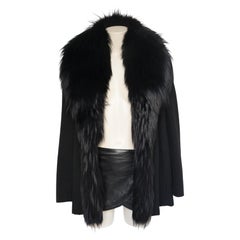 Jil Sander Herbst/Winter 2002 Schwarzer Wollmantel mit Pelzkragen - Runway Collection'S