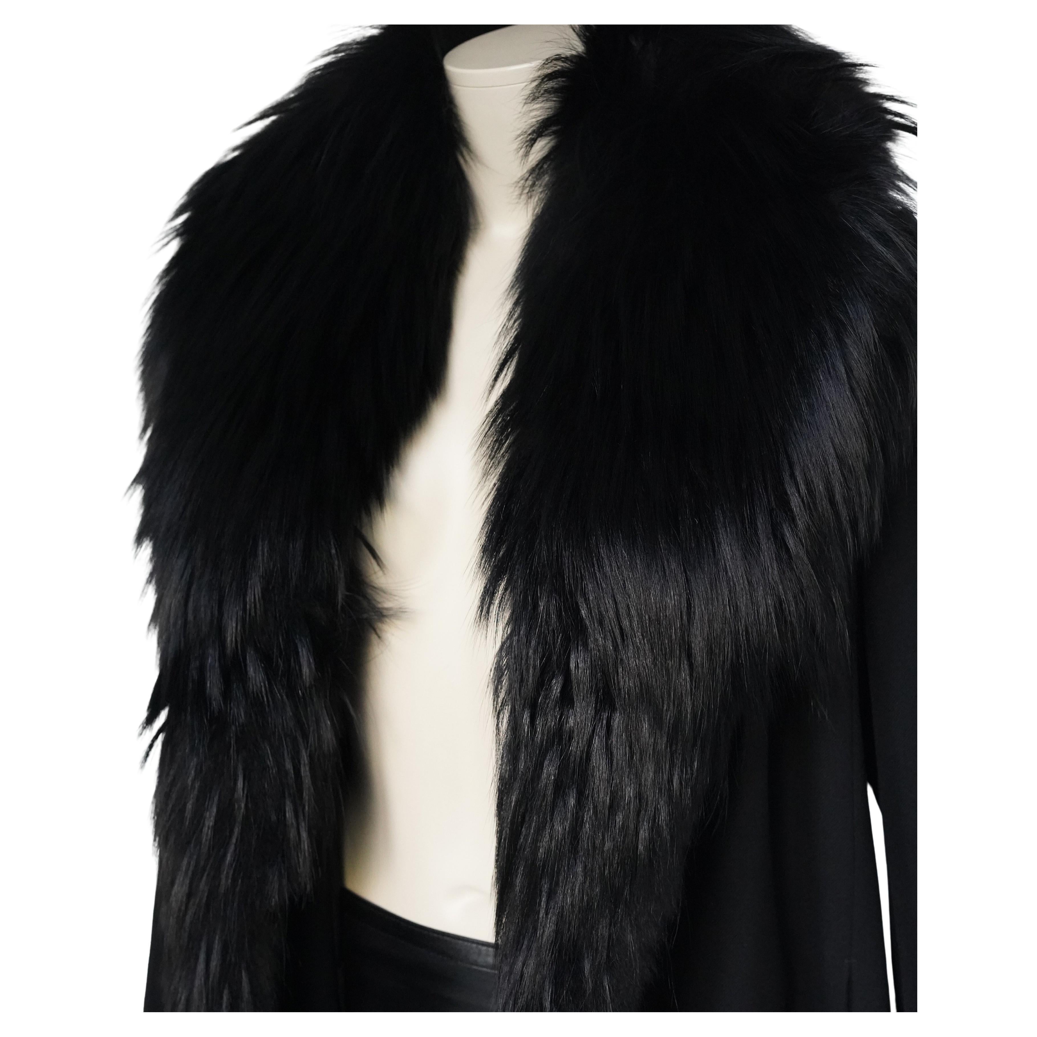 Women's Jil Sander Fall/Winter 2002 Black Wool Fur Collar Coat – Runway Collection For Sale