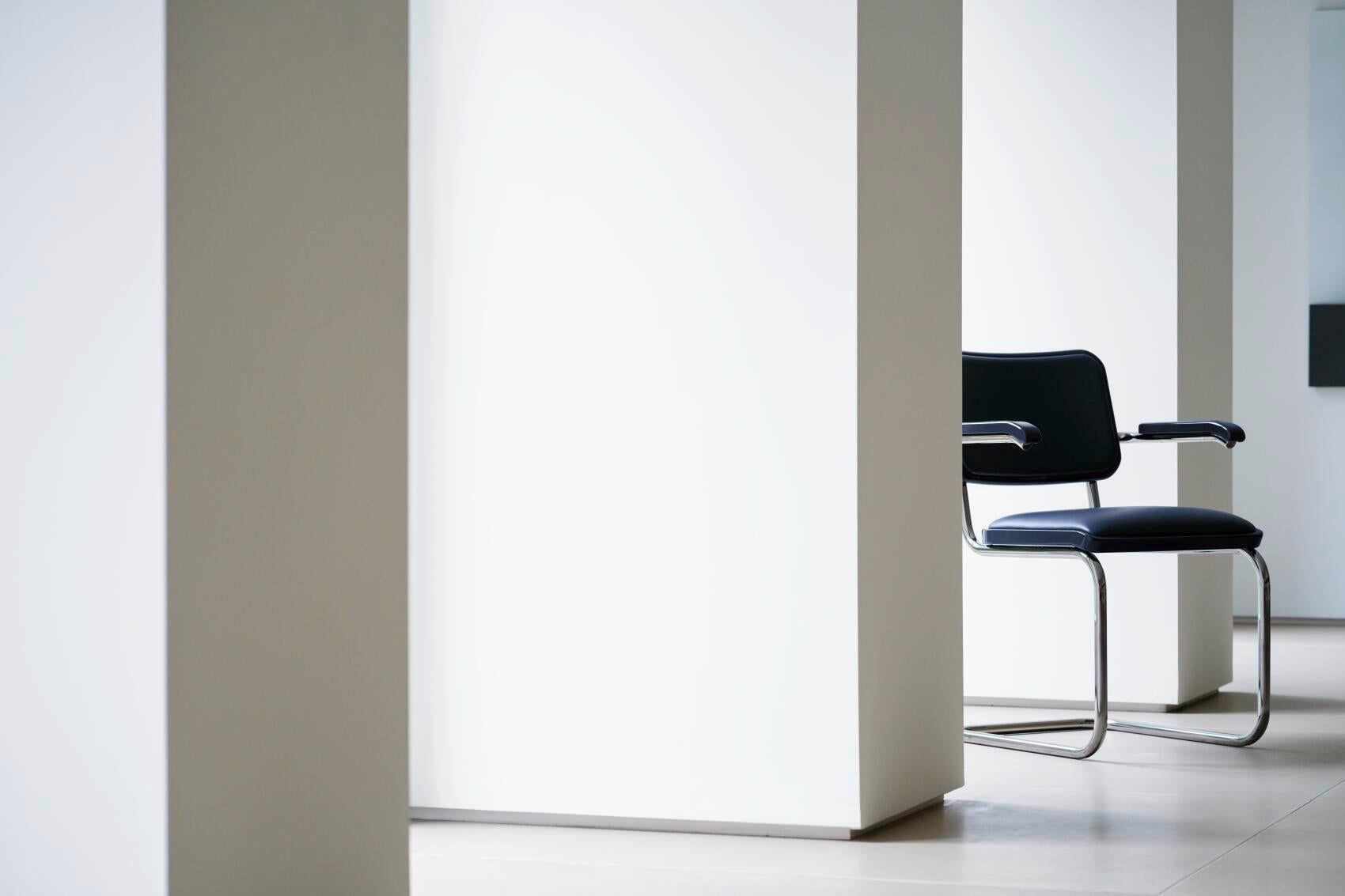 Jil Sander für Thonet S 64 P Nordic 01 in Eiche White und Karamellleder im Angebot 7