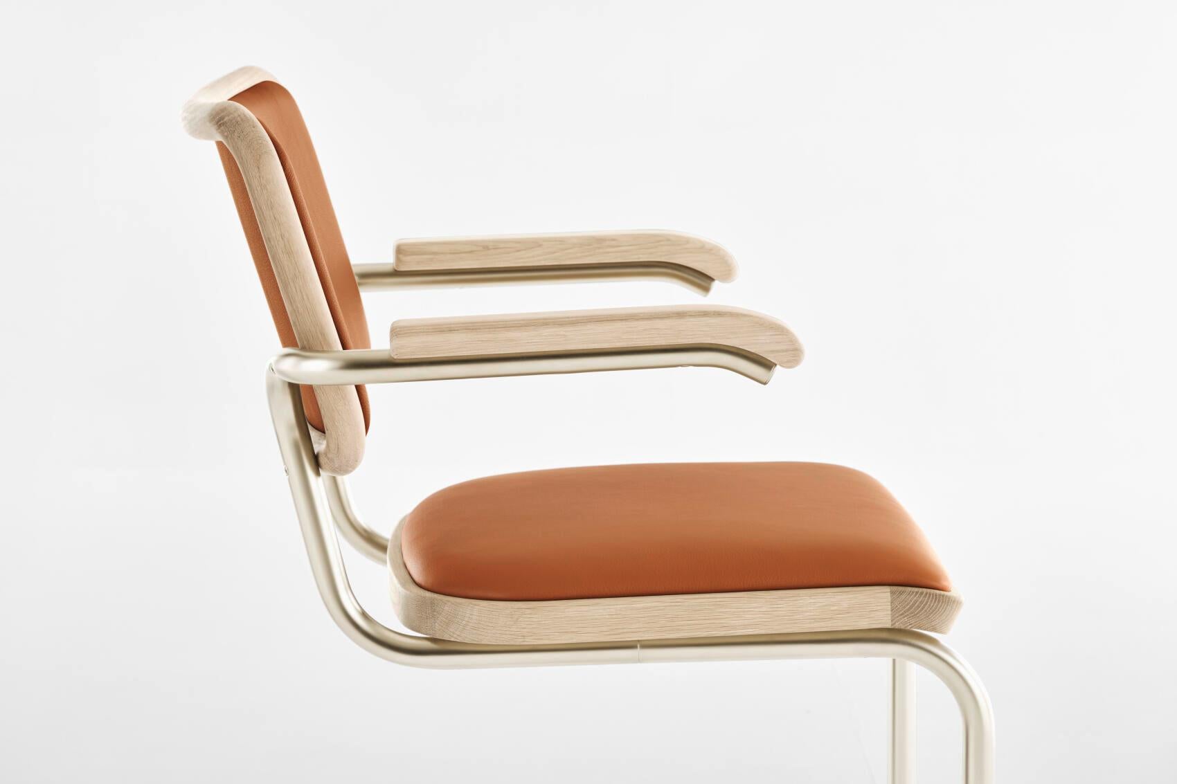 Jil Sander für Thonet S 64 P Nordic 02 in Eiche White und gebranntem Walnussleder (Handgefertigt) im Angebot