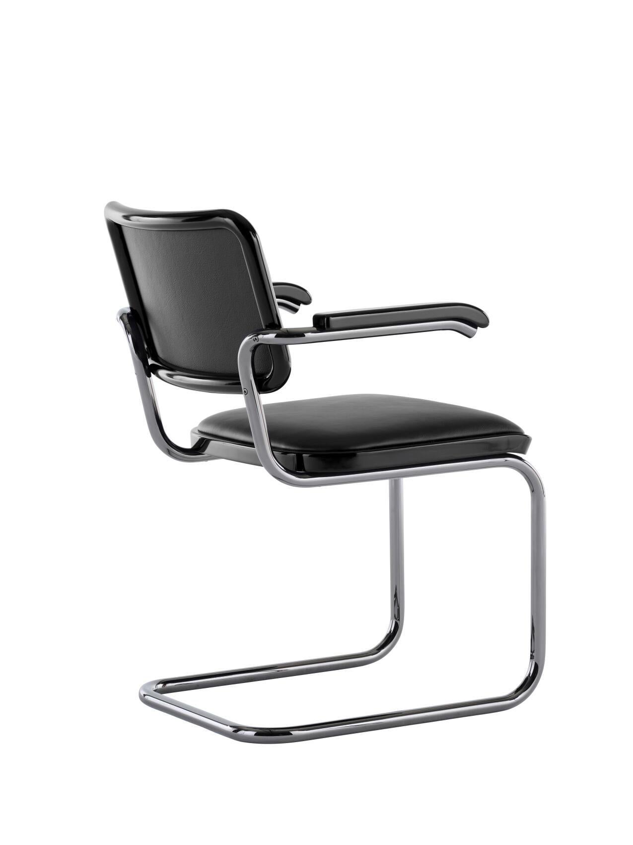 Jil Sander für Thonet S 64 P Serious 01 aus lackiertem Wood und schwarzem Leder (Bauhaus) im Angebot