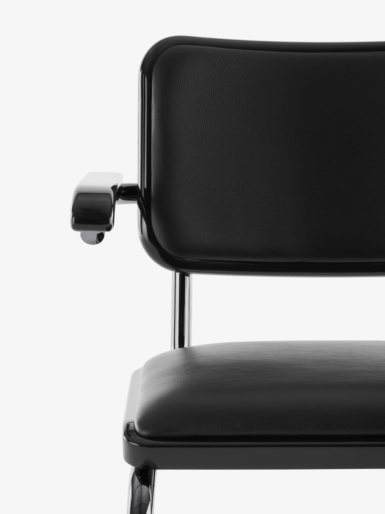 Jil Sander für Thonet S 64 P Serious 01 aus lackiertem Wood und schwarzem Leder (Handgefertigt) im Angebot