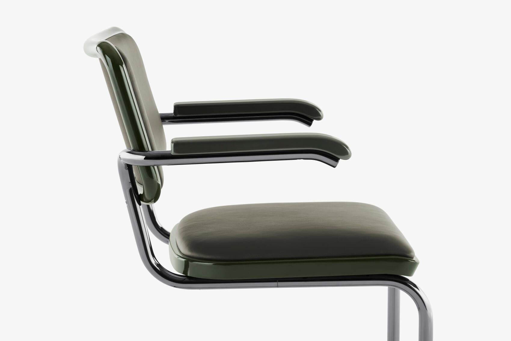 Jil Sander für Thonet S 64 P Serious 03 aus lackiertem Wood und grünem Leder (Handgefertigt) im Angebot