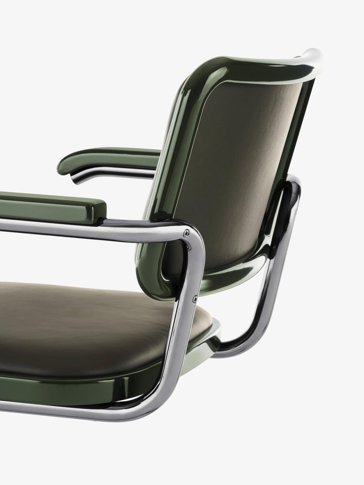 Jil Sander für Thonet S 64 P Serious 03 aus lackiertem Wood und grünem Leder (21. Jahrhundert und zeitgenössisch) im Angebot