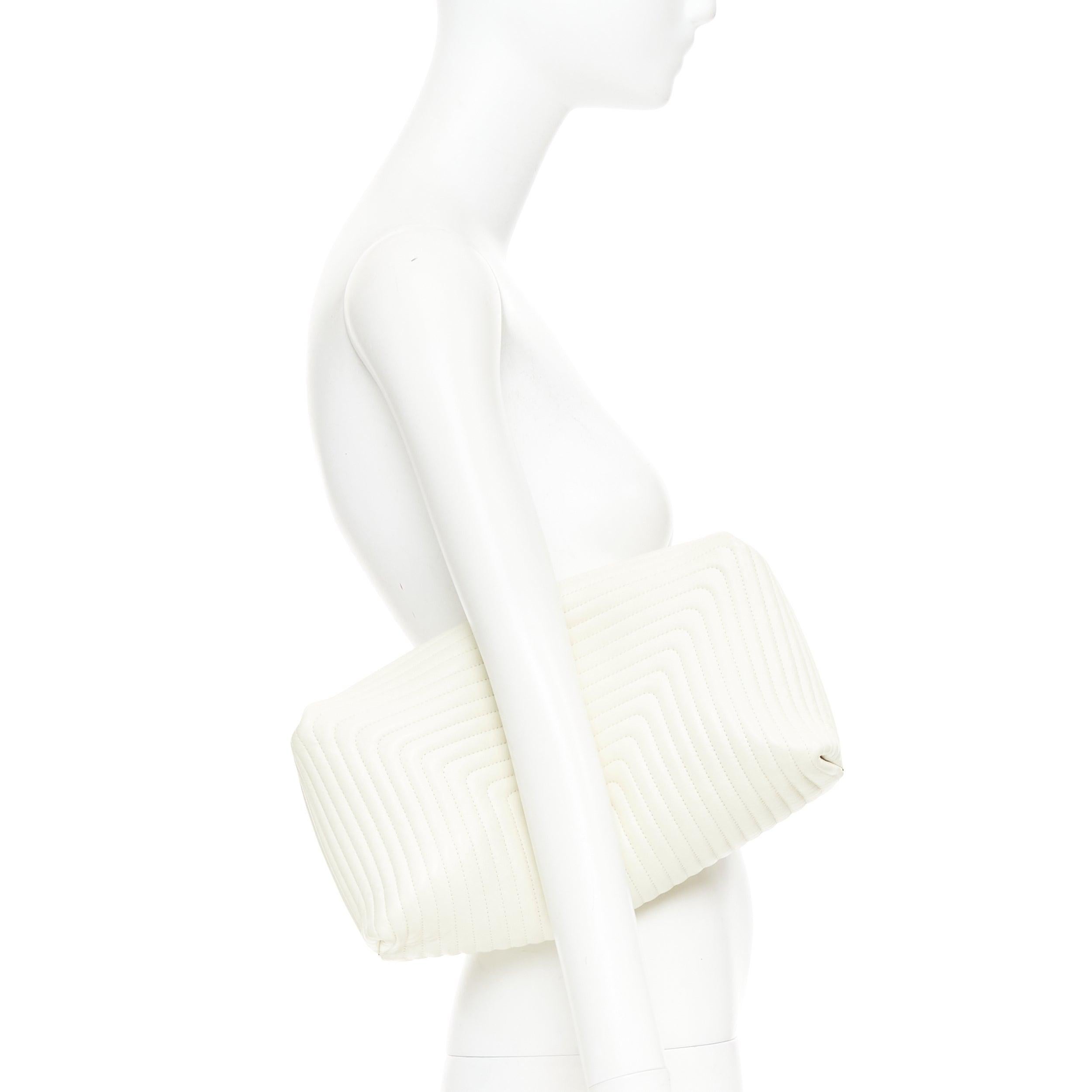 JIL SANDER Goji off white quilted topstitch leather kisslock oversized clutch bag
Reference: SNKO/A00612
Brand: Jil Sander
Model: Goji
Material: Leather
Color: Cream, Gold
Pattern: Solid
Closure: Kiss Lock
Lining: Cream Leather
Extra Details: