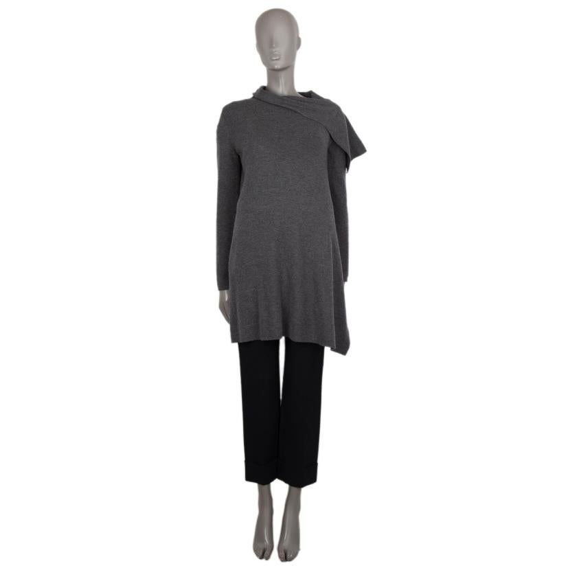 100% authentic Jil Sander wrap cardigan in grey cashmere (100%). With asymetric collar and arm slit to hold wraped on the front. Has been worn and is in excellent condition. 

Measurements
Tag Size	36
Size	S
Shoulder Width	42cm (16.4in)
Bust	100cm