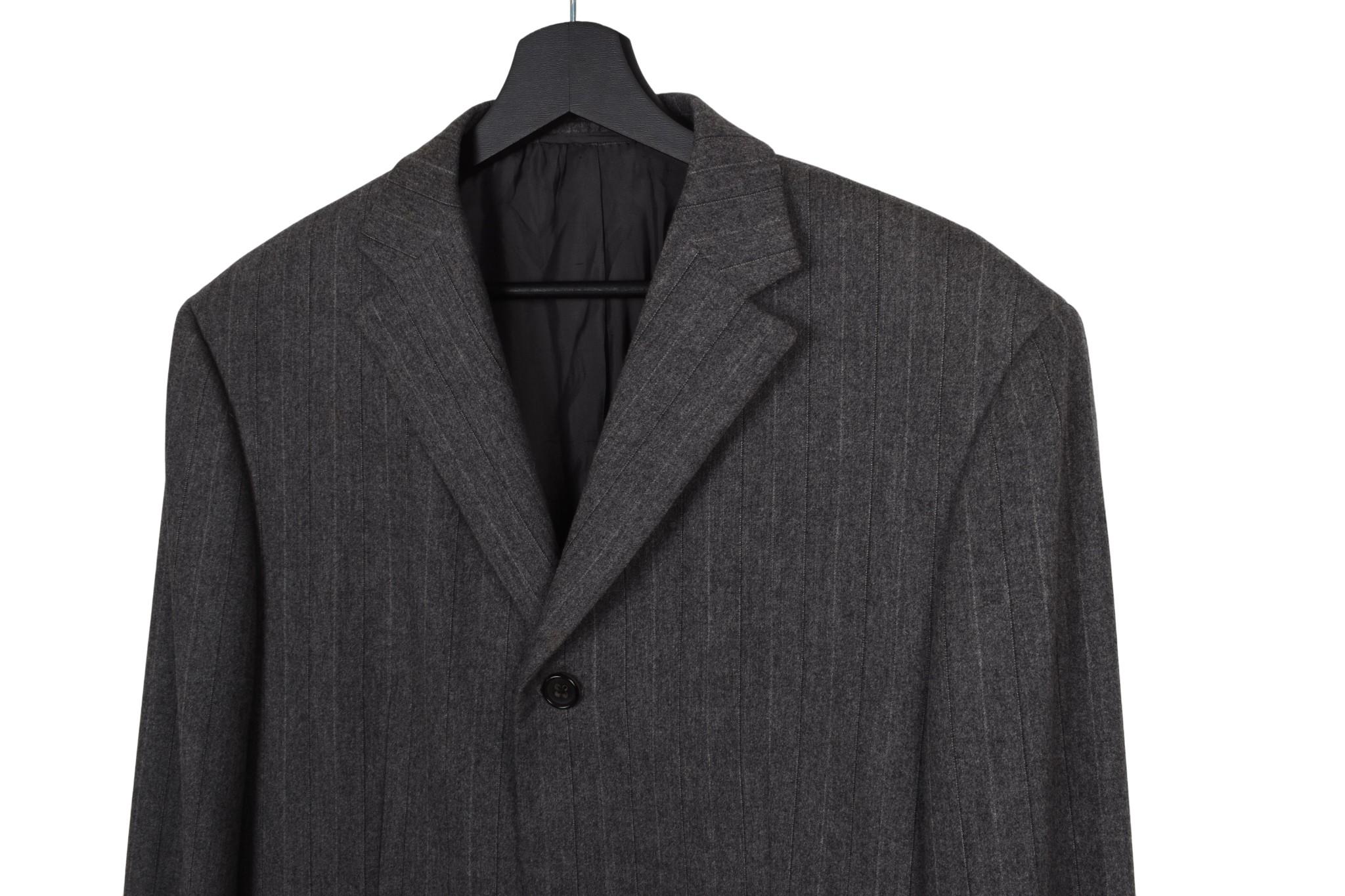Prüfen Sie meine anderen Angebote. Habe viele weitere Designerkleidung zu verkaufen. Offen für alle Angebote.
Artikel zu verkaufen ist 100% echt Jil Sander Gestreifte Männer Blazer, S1619, TR2
Farbe: Grau
(Eine tatsächliche Farbe kann ein wenig
