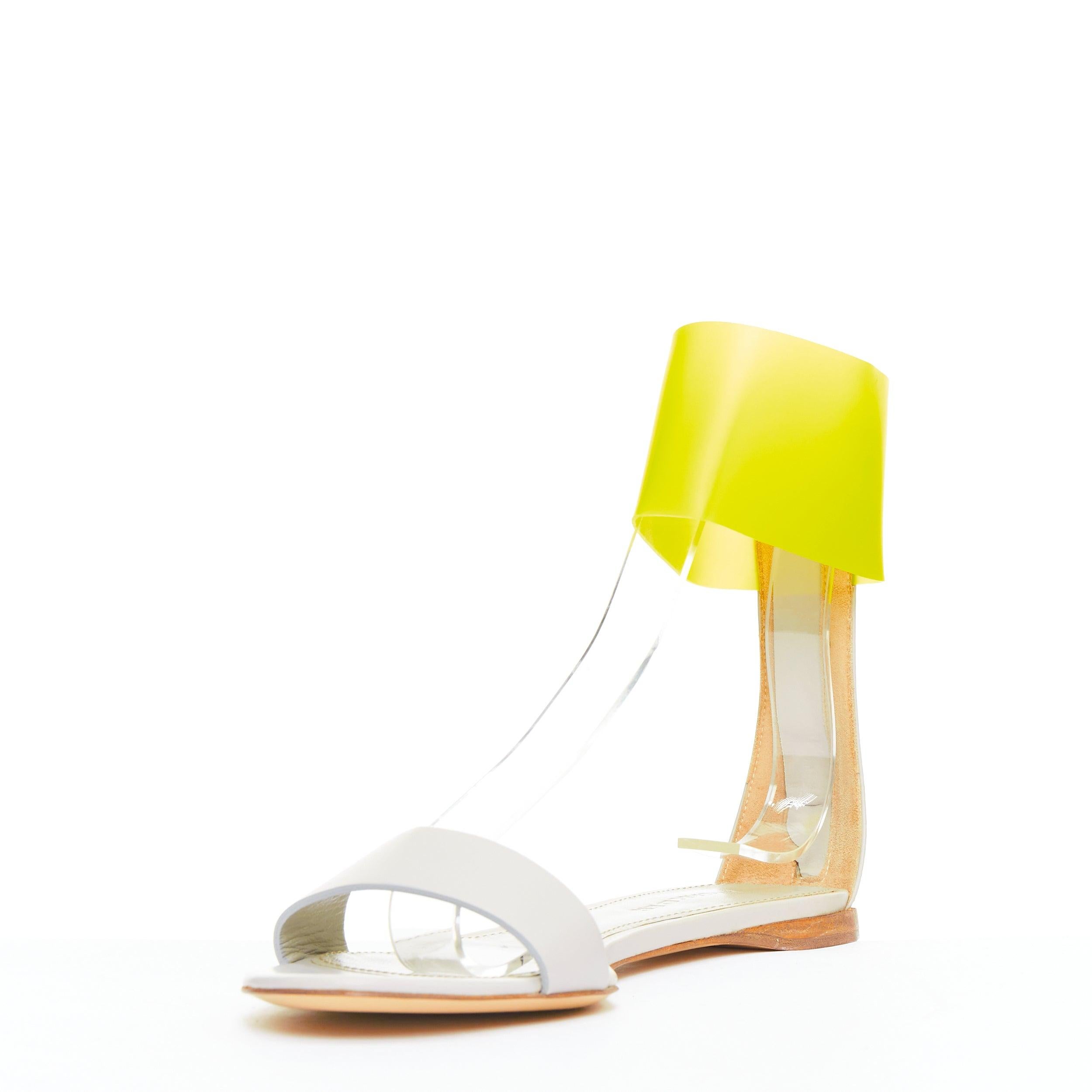 JIL SANDER sandali piatti in pelle grigia con cinturino alla caviglia giallo neon EU37 In condizioni buone in vendita a Hong Kong, NT