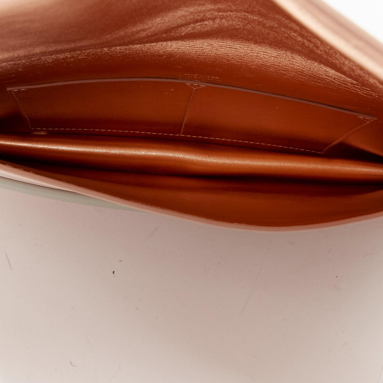 JIL SANDER - Pochette longue en cuir lisse avec boucle et enveloppe, rose et gris en vente 4