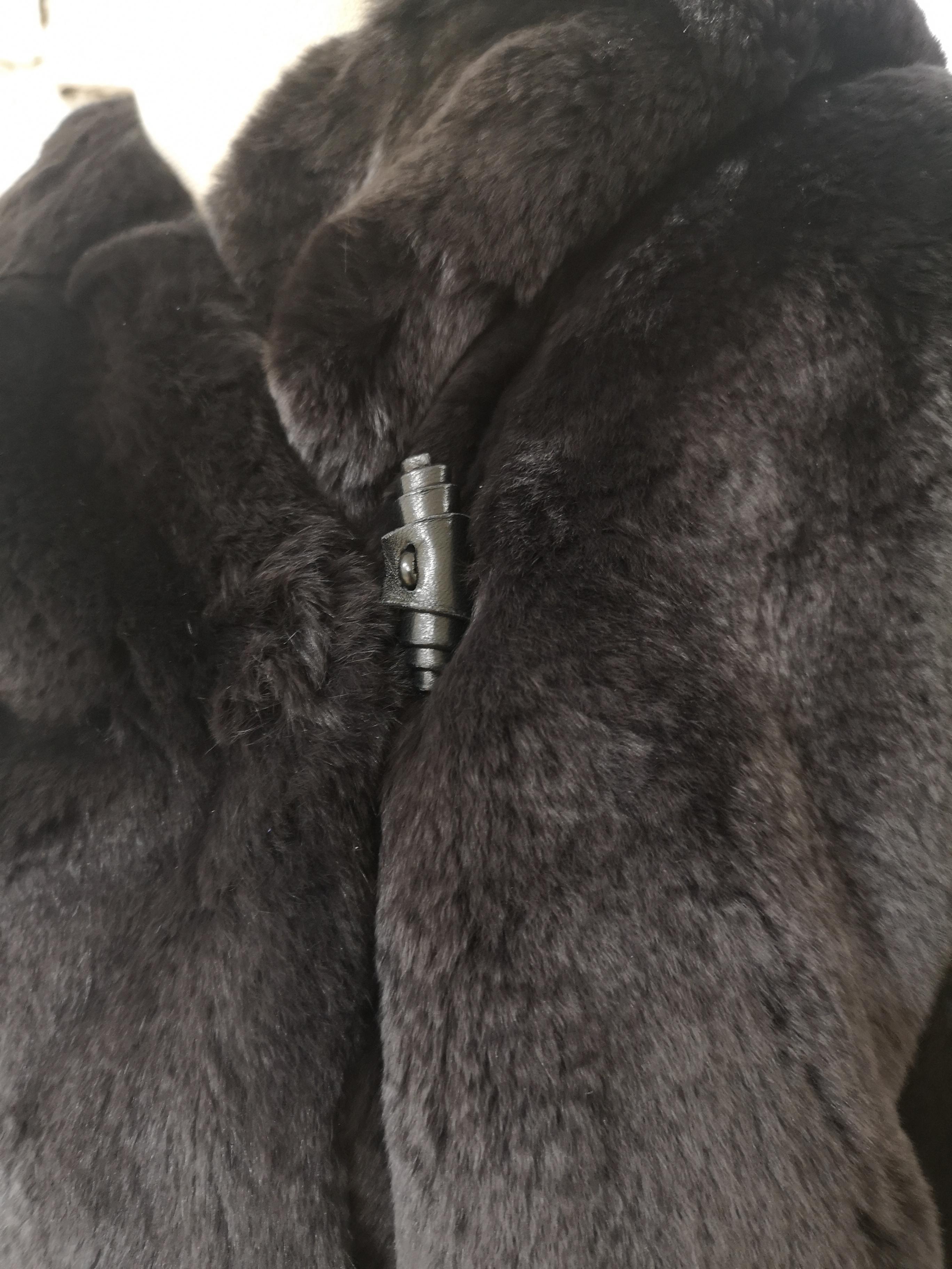 Jil Sander rex rabbit Black fur In Excellent Condition For Sale In Capri, IT