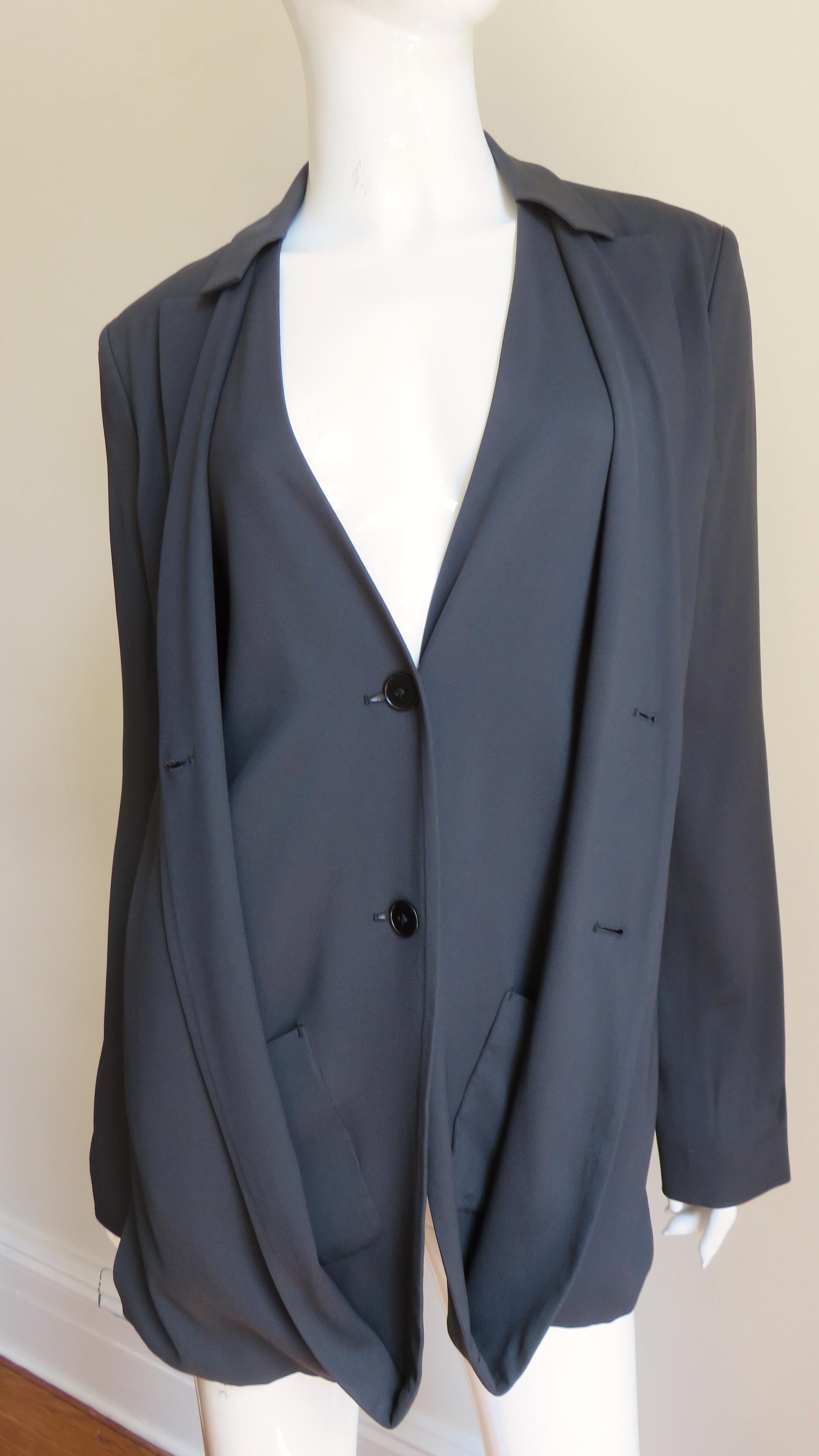 Jil Sander New Grey Silk Backless Jacket In Excellent Condition For Sale In Water Mill, NY